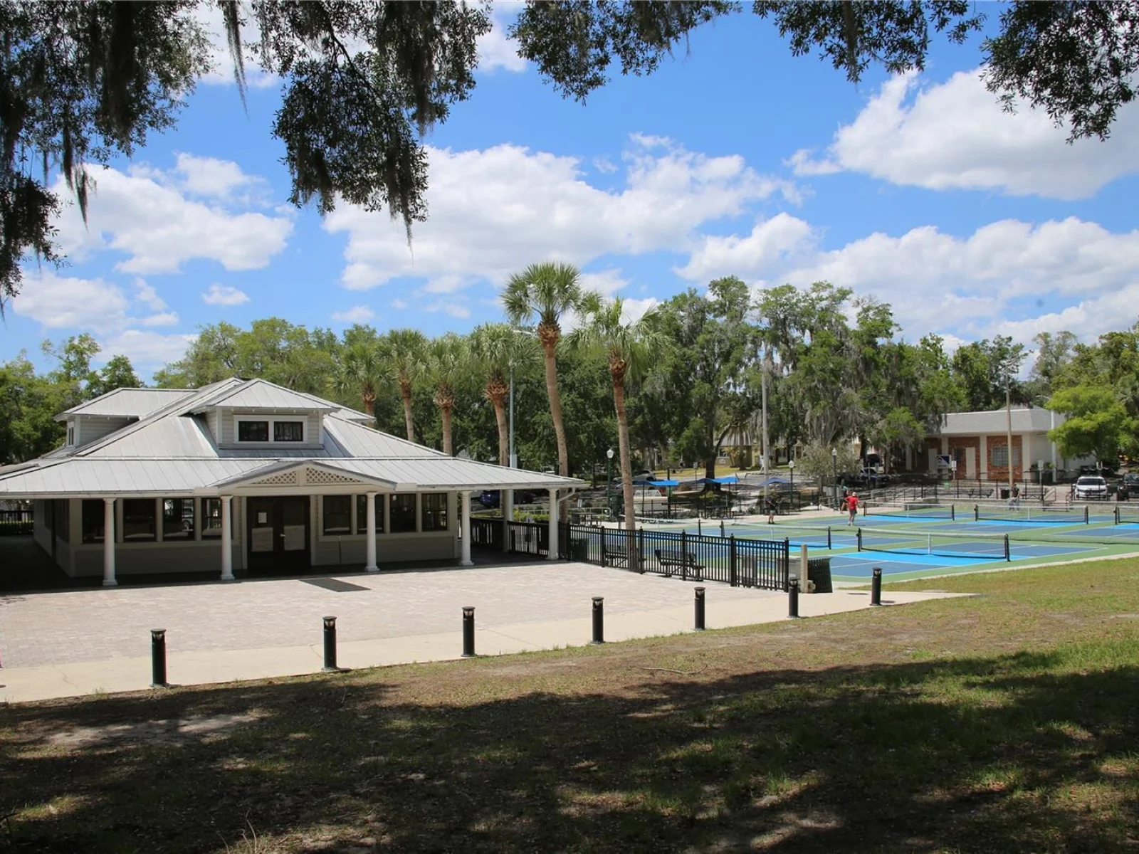 631 SAND LAKE CT, MOUNT DORA, FL — photo 59