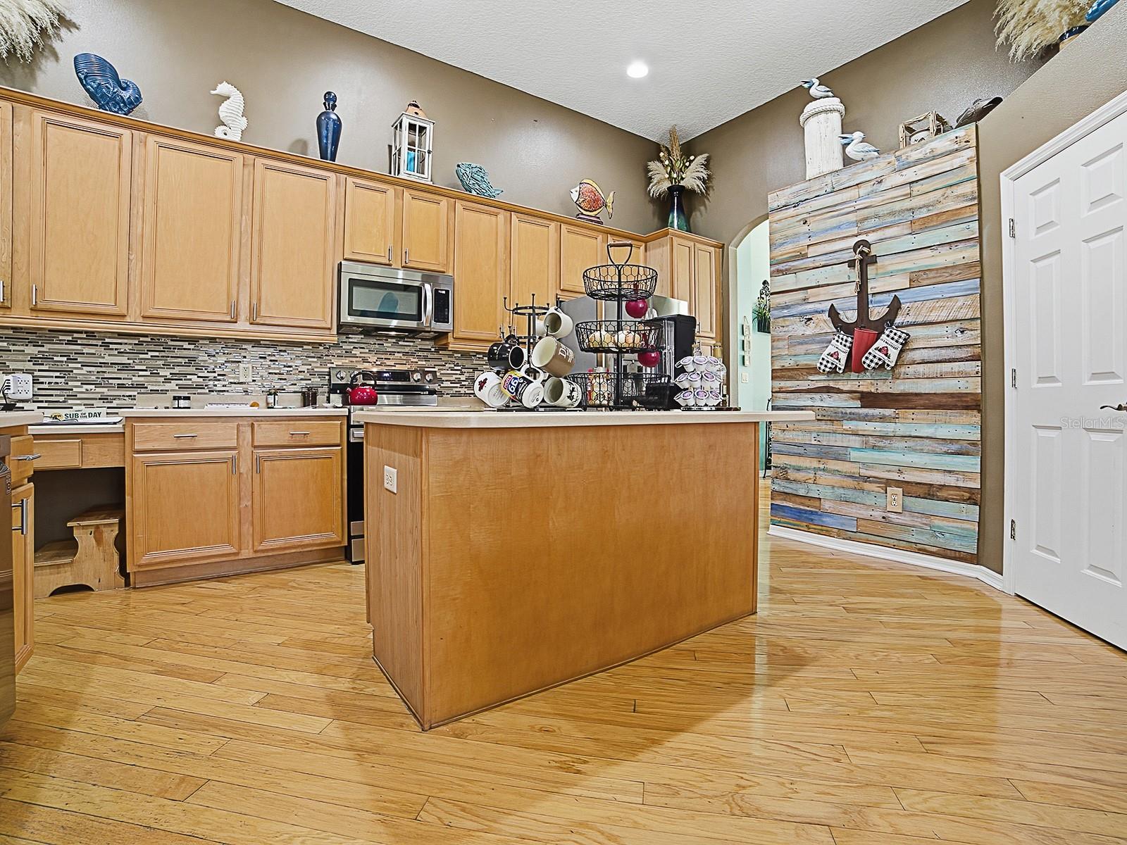 24511 BOCAGE WAY, LEESBURG, FL — photo 39
