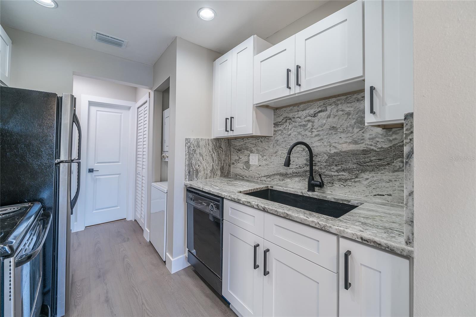 372 MOORINGS COVE DR #372, TARPON SPRINGS, FL — photo 25