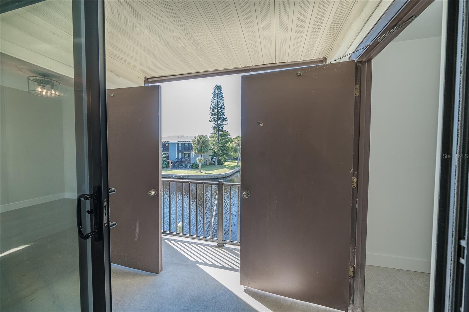 372 MOORINGS COVE DR #372, TARPON SPRINGS, FL — photo 40