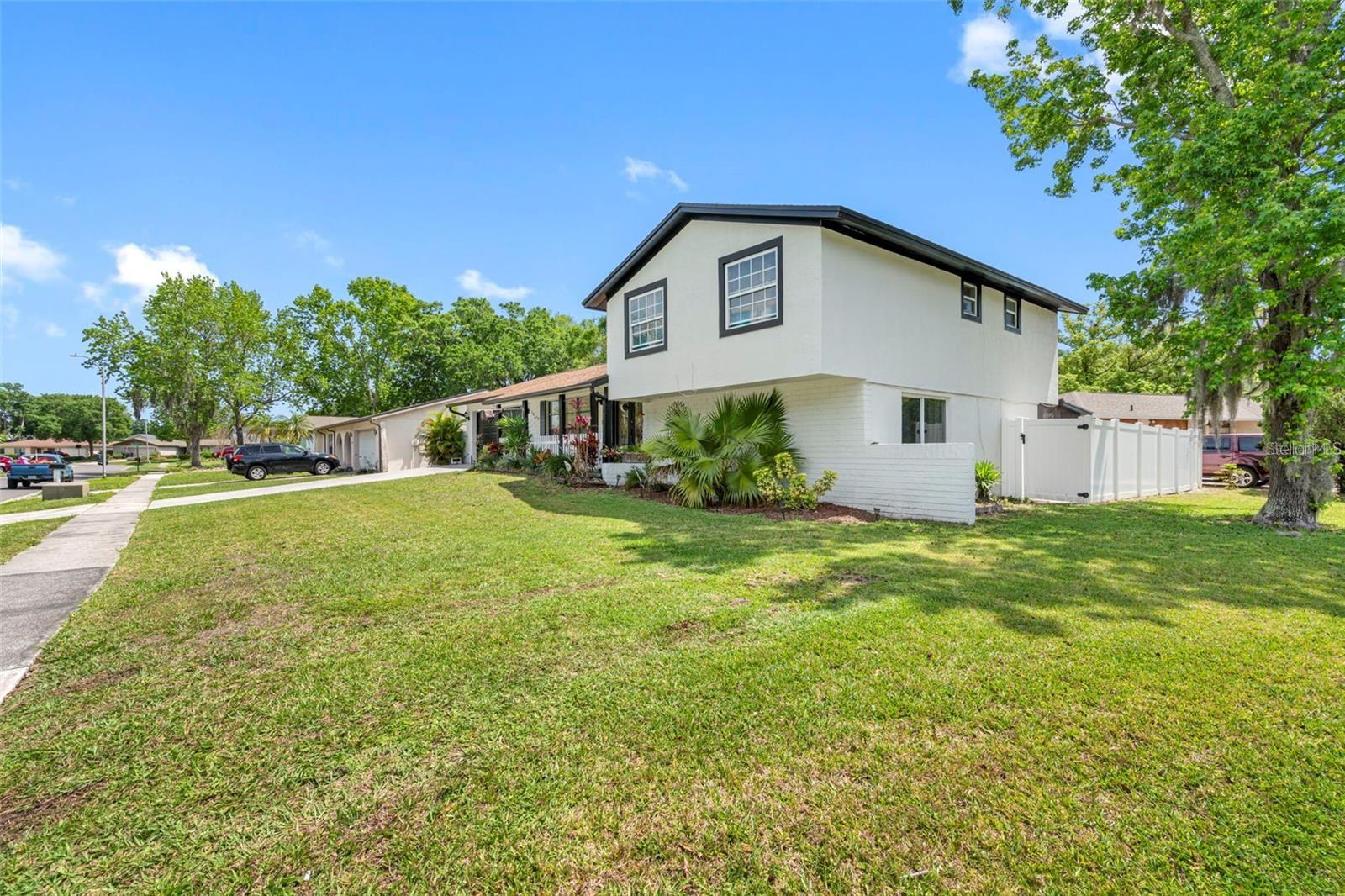 16513 SILVERHILL DR, TAMPA, FL — photo 4