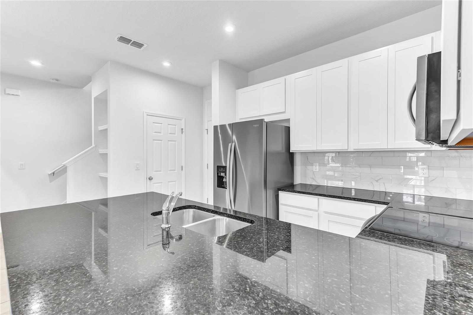 2274 CENTERRA LOOP, KISSIMMEE, FL — photo 7