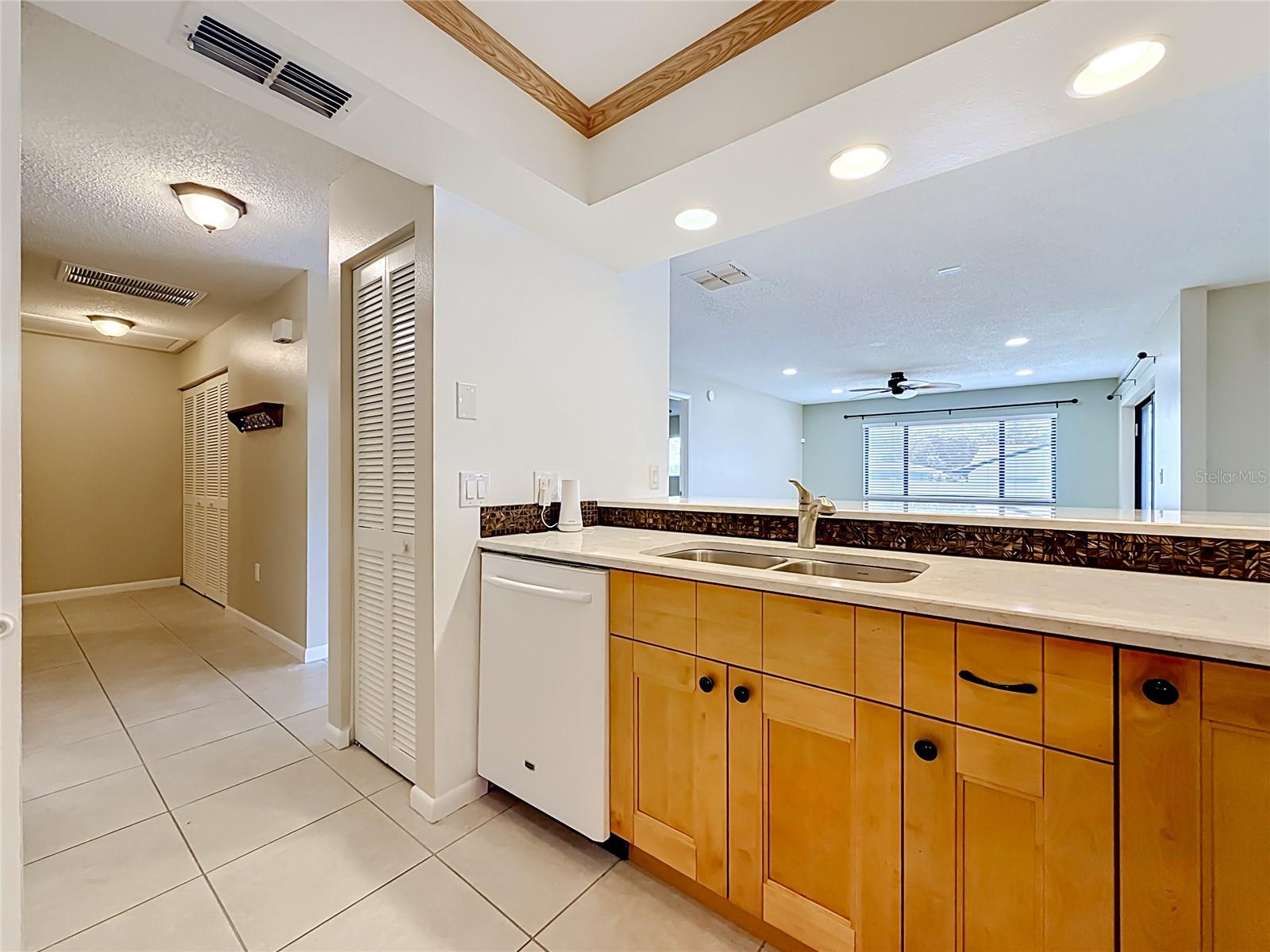2733 COUNTRYSIDE BLVD #105, CLEARWATER, FL — photo 11