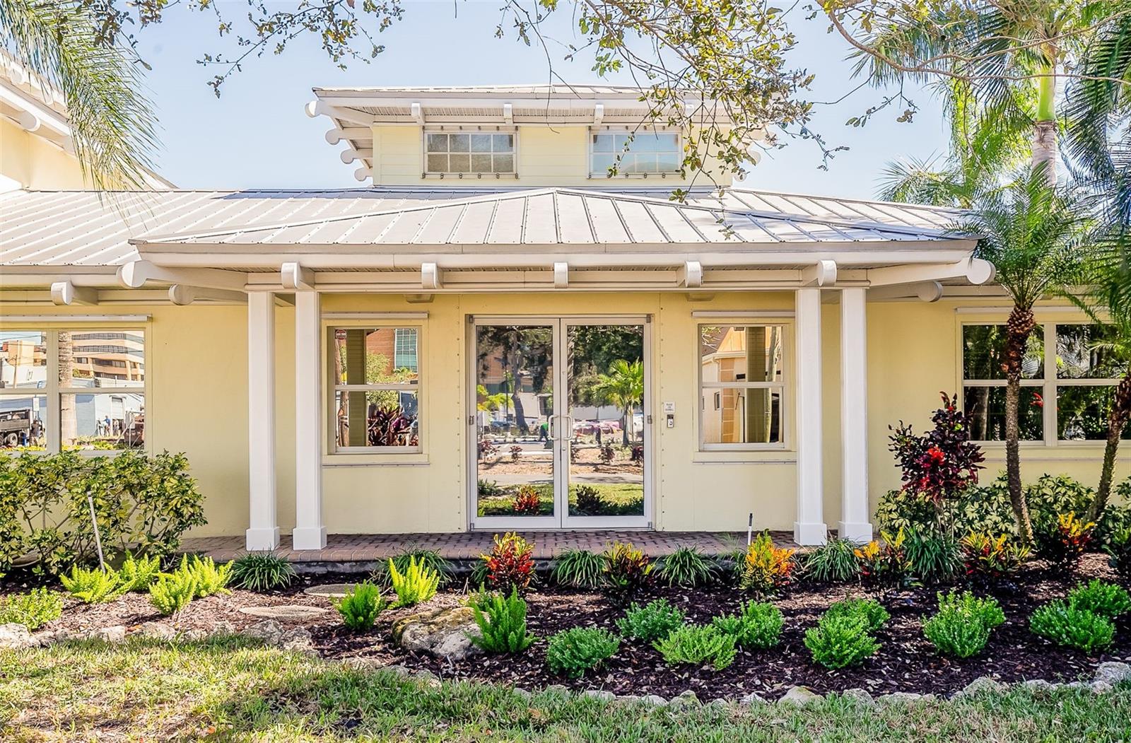 525 8TH ST W, BRADENTON, FL — photo 17