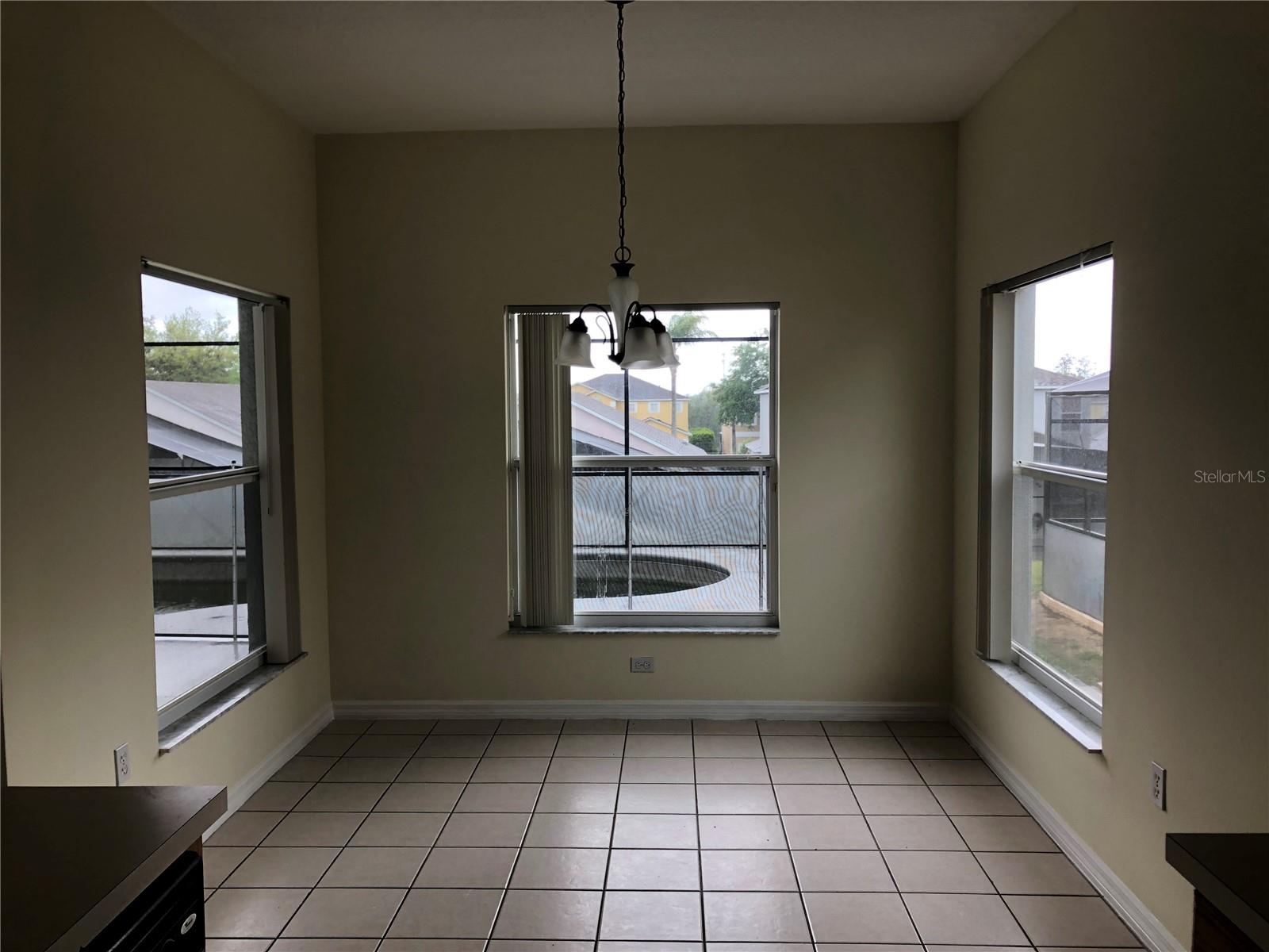 638 KENSINGTON DR, DAVENPORT, FL — photo 4