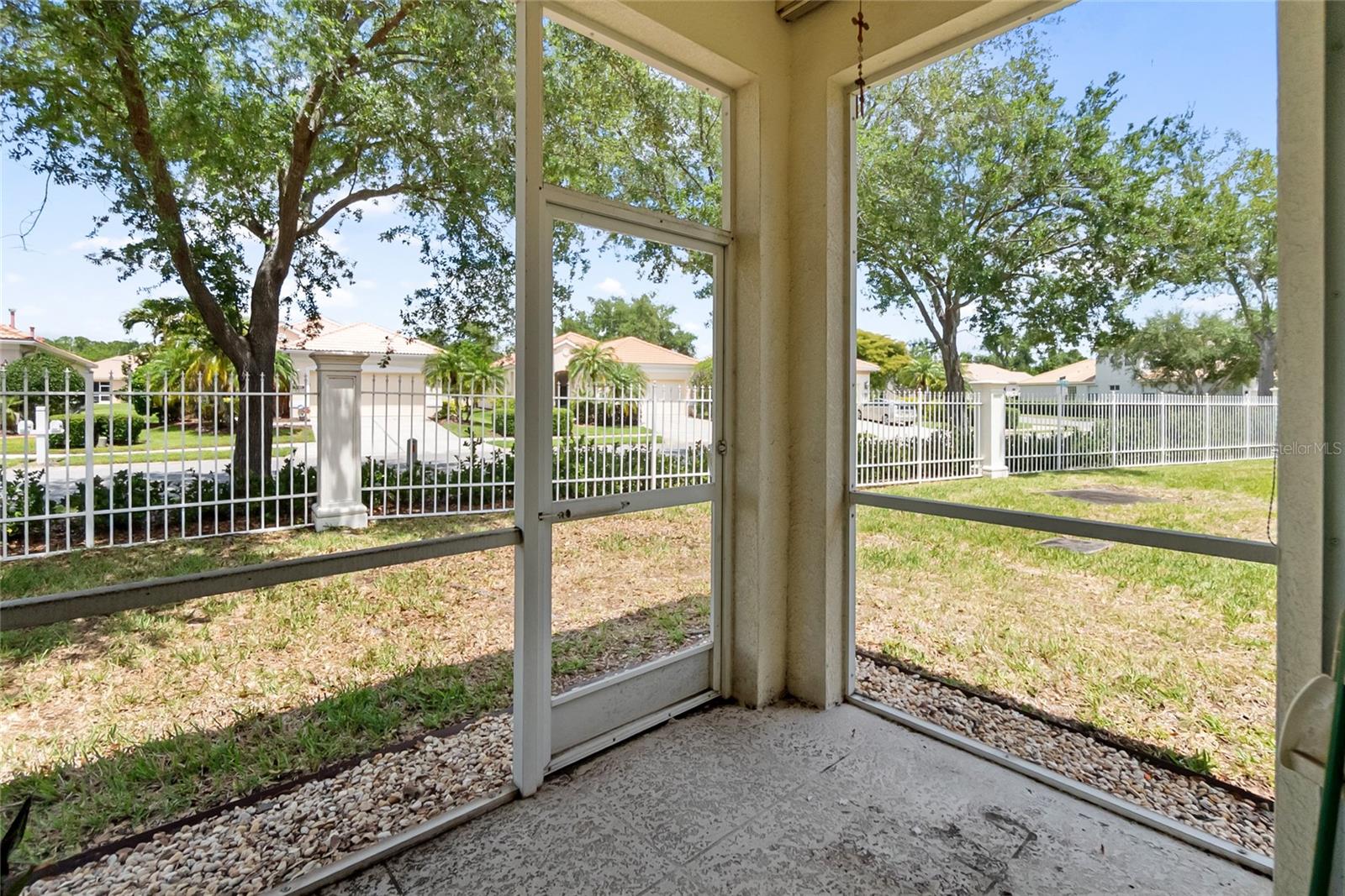 7343 FOUNTAIN PALM CIR #na, BRADENTON, FL — photo 10