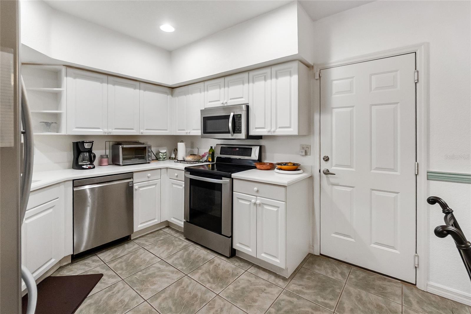 7343 FOUNTAIN PALM CIR #na, BRADENTON, FL — photo 16
