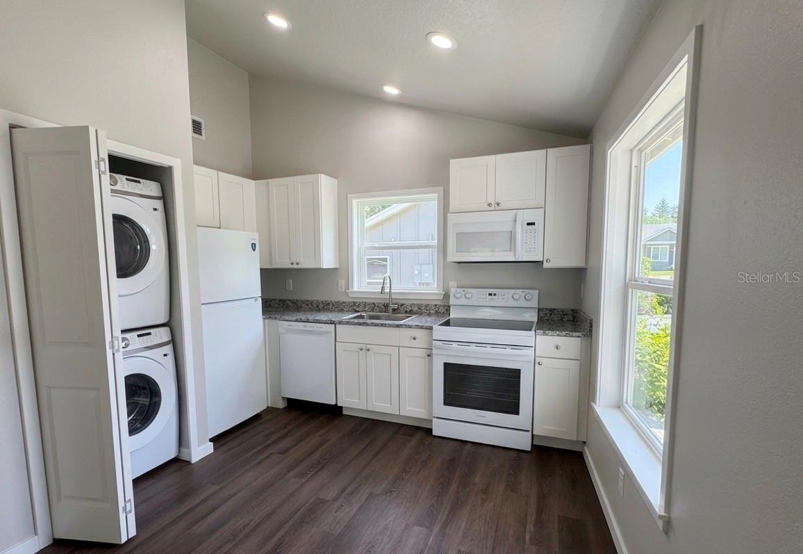 357 N MAIN AVE, GROVELAND, FL — photo 3