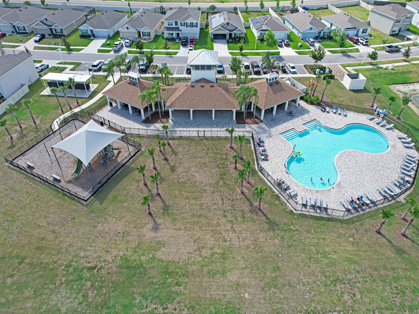 7850 SAIL CLOVER LN, ZEPHYRHILLS, FL — photo 29