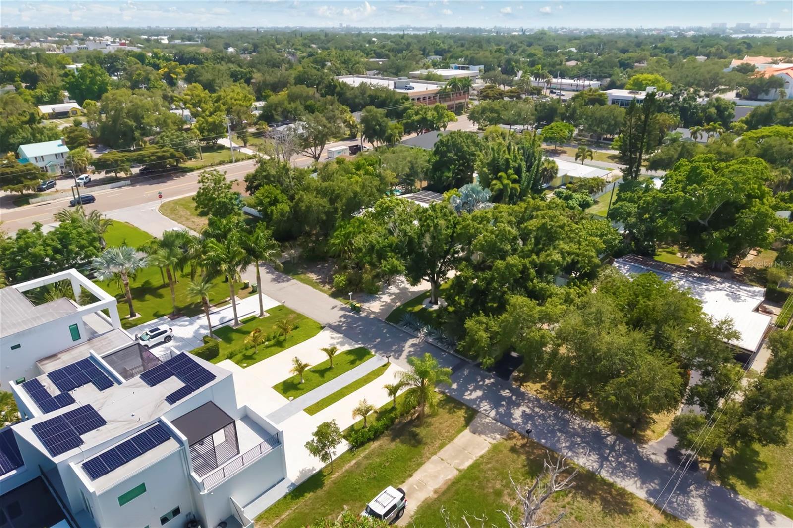 2742 S EAST AVE, SARASOTA, FL — photo 51