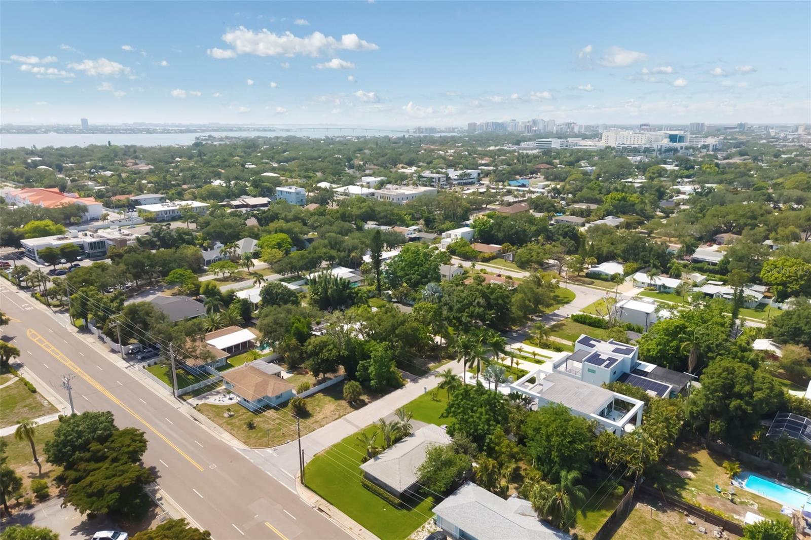 2742 S EAST AVE, SARASOTA, FL — photo 52