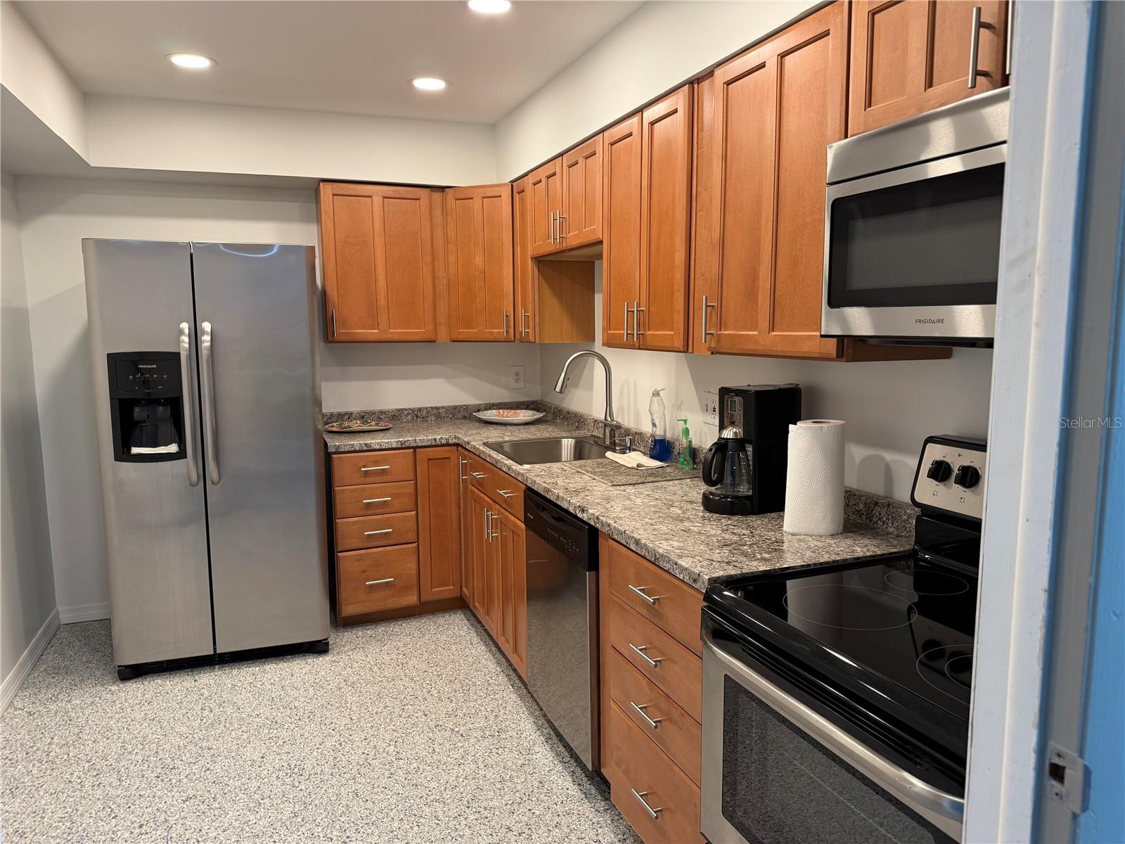 255 DOLPHIN PT #305, CLEARWATER BEACH, FL — photo 25