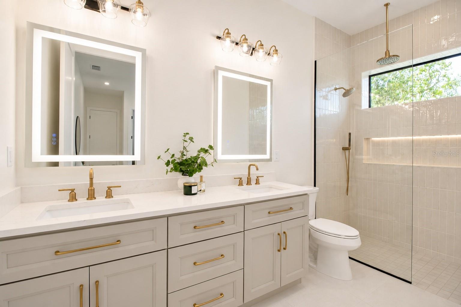 2121 CLEMATIS CT, SARASOTA, FL — photo 39