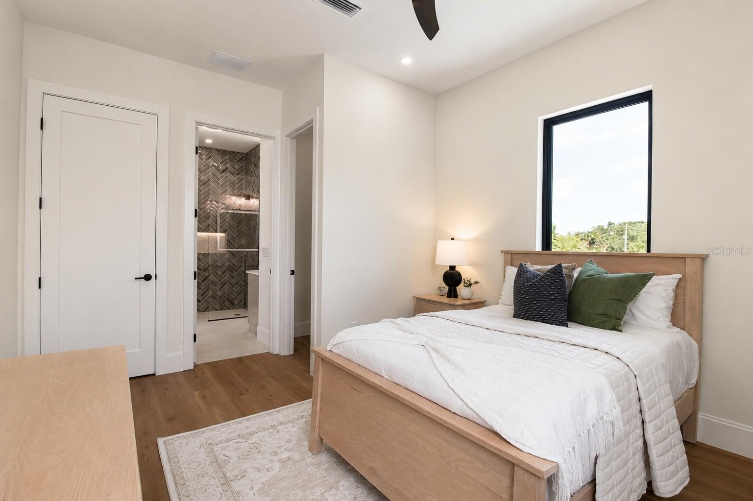 2121 CLEMATIS CT, SARASOTA, FL — photo 42
