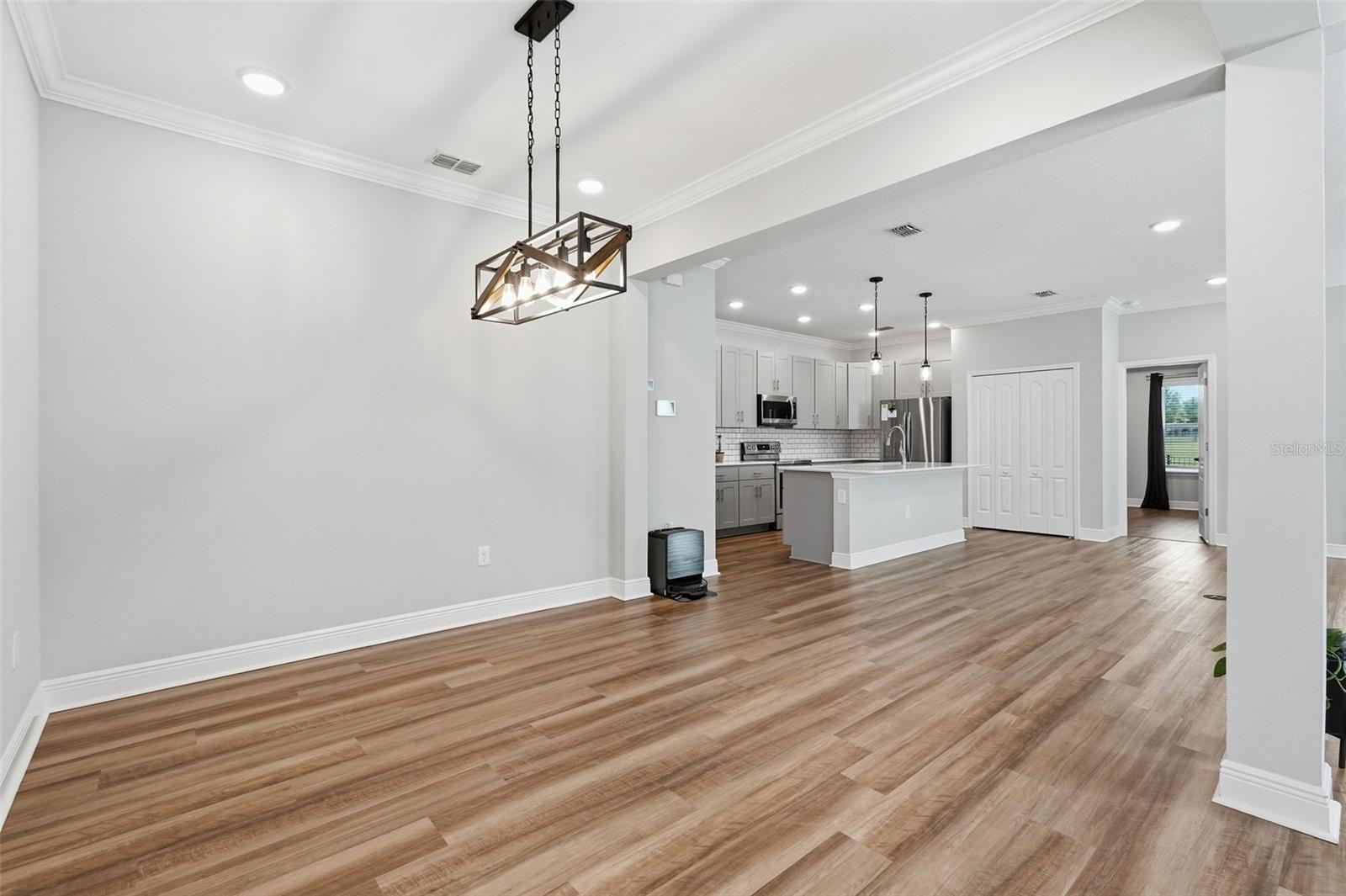 31068 JAZZ LEAF PL, SAN ANTONIO, FL — photo 10