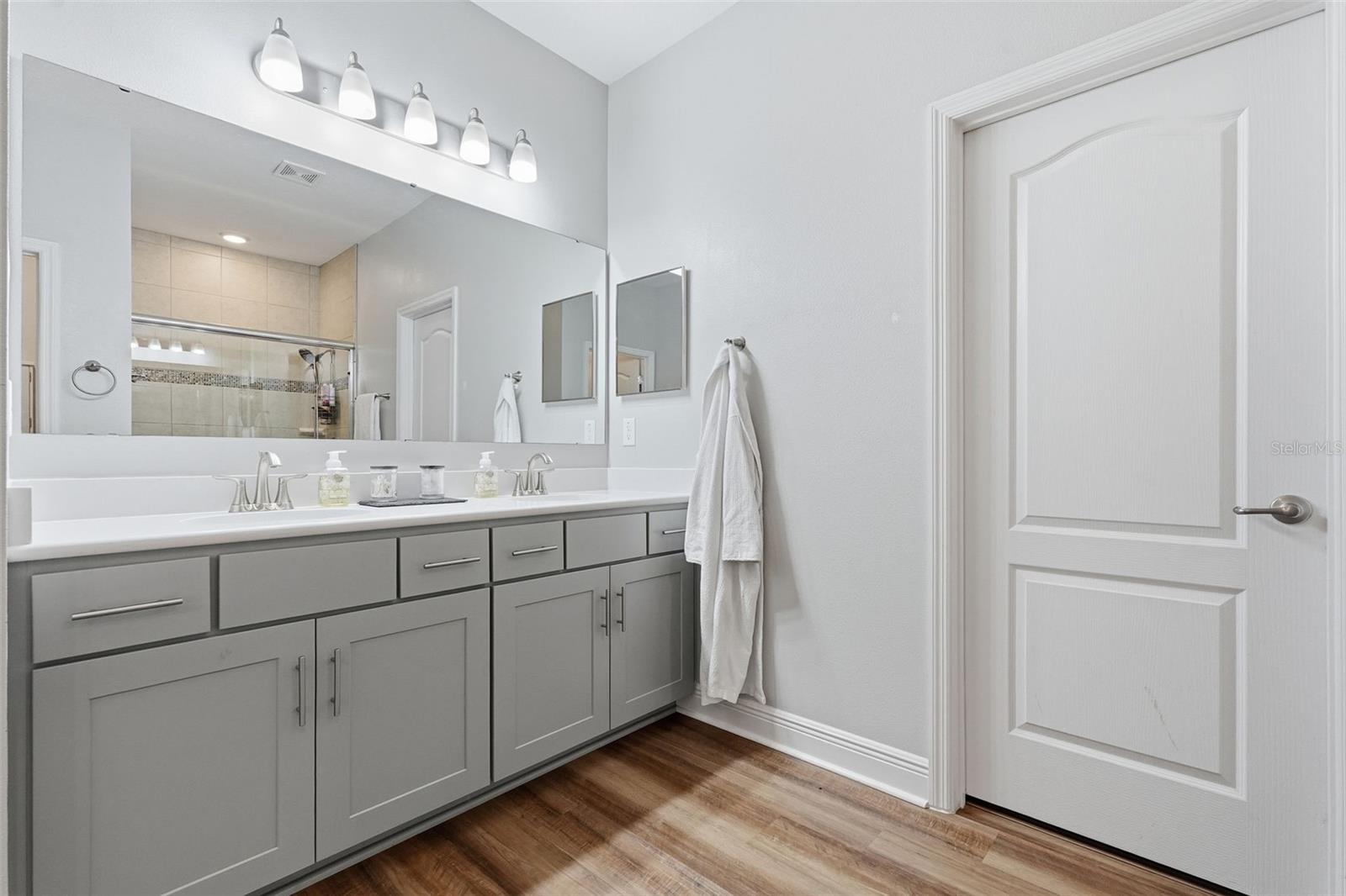 31068 JAZZ LEAF PL, SAN ANTONIO, FL — photo 17
