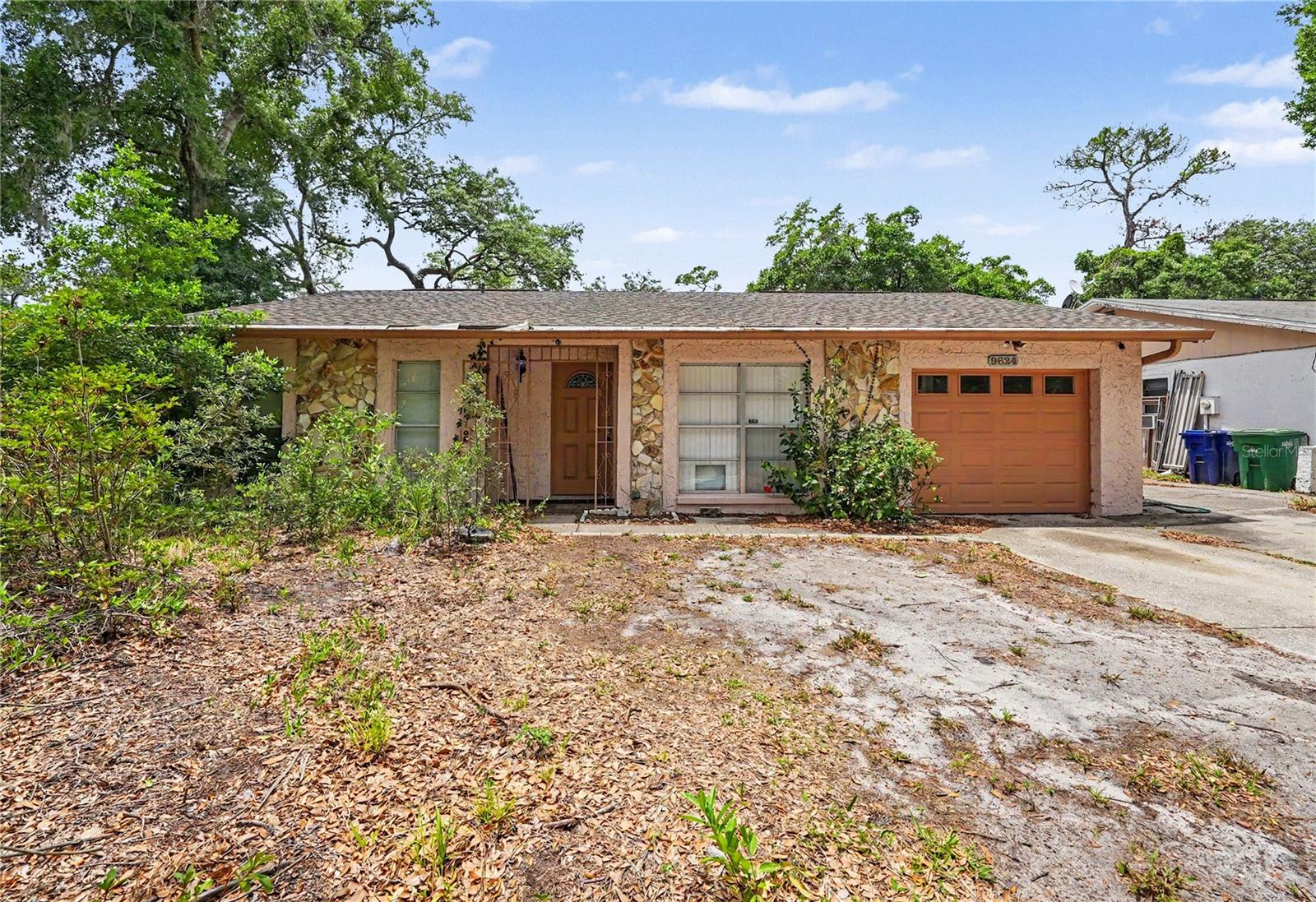 9624 HIDDEN OAKS CIR, TAMPA, FL