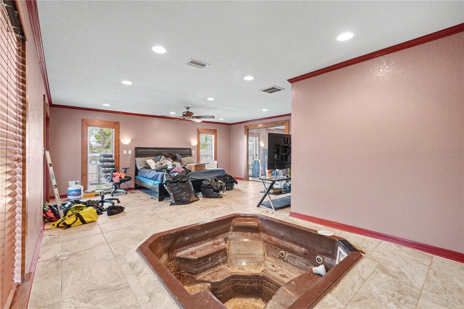 9624 HIDDEN OAKS CIR, TAMPA, FL — photo 17