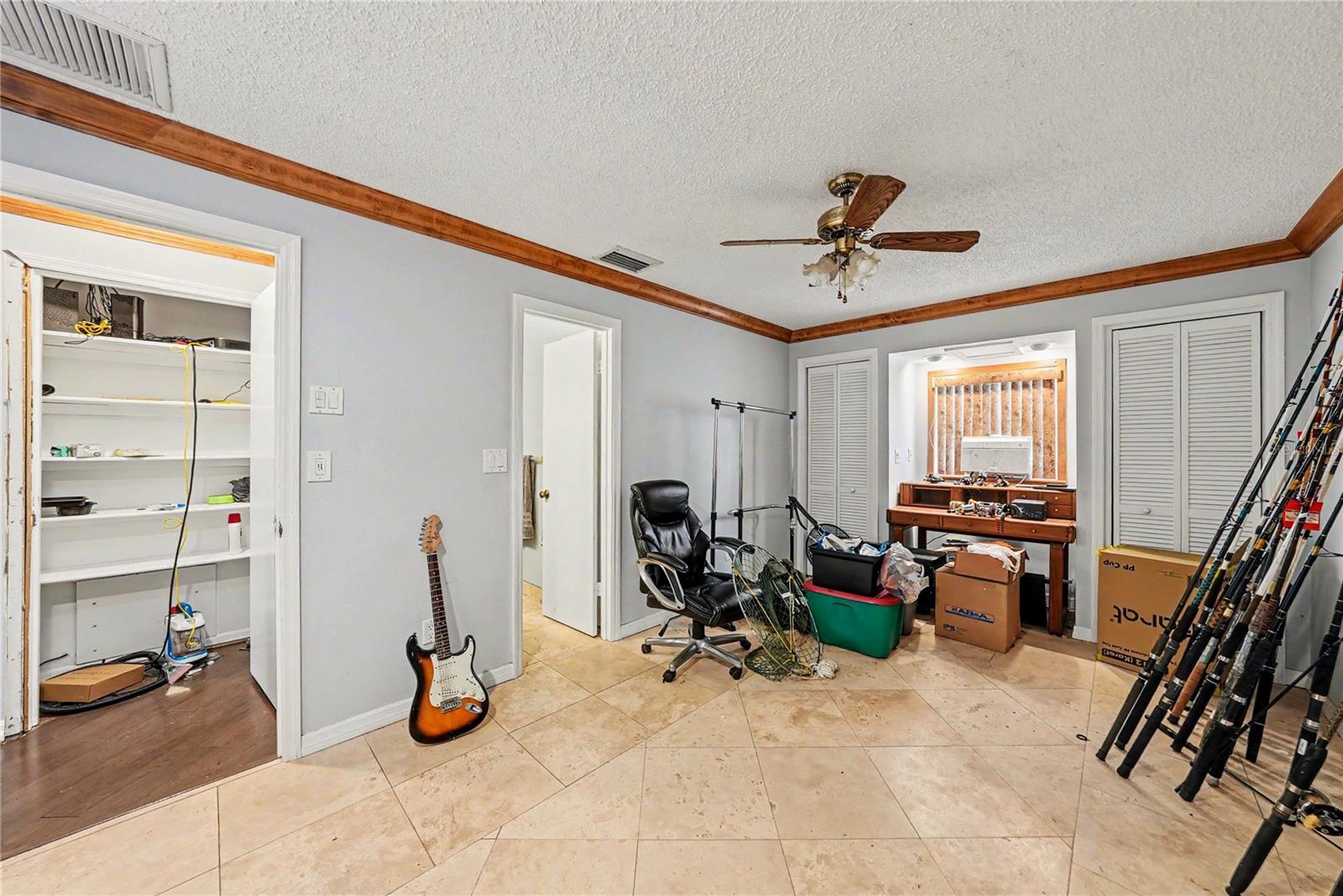 9624 HIDDEN OAKS CIR, TAMPA, FL — photo 23