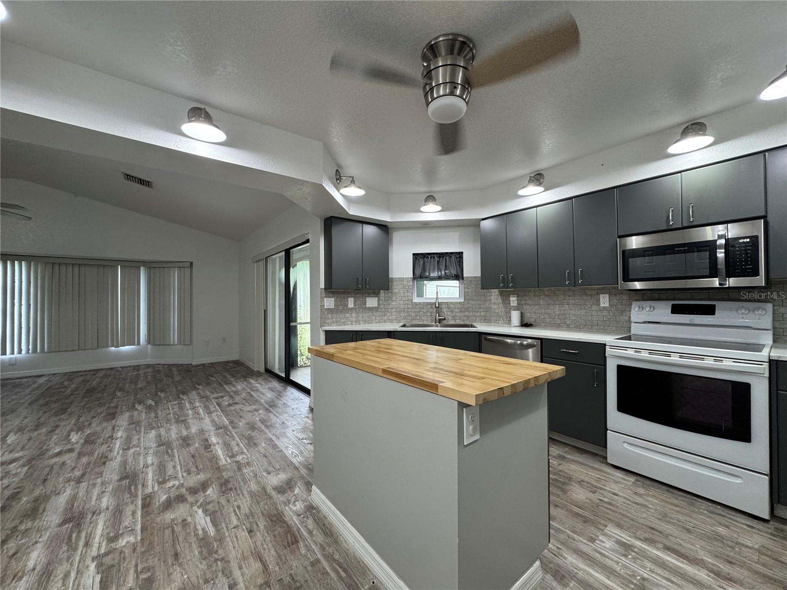 1157 BEAUMONT AVE, PORT CHARLOTTE, FL — photo 30