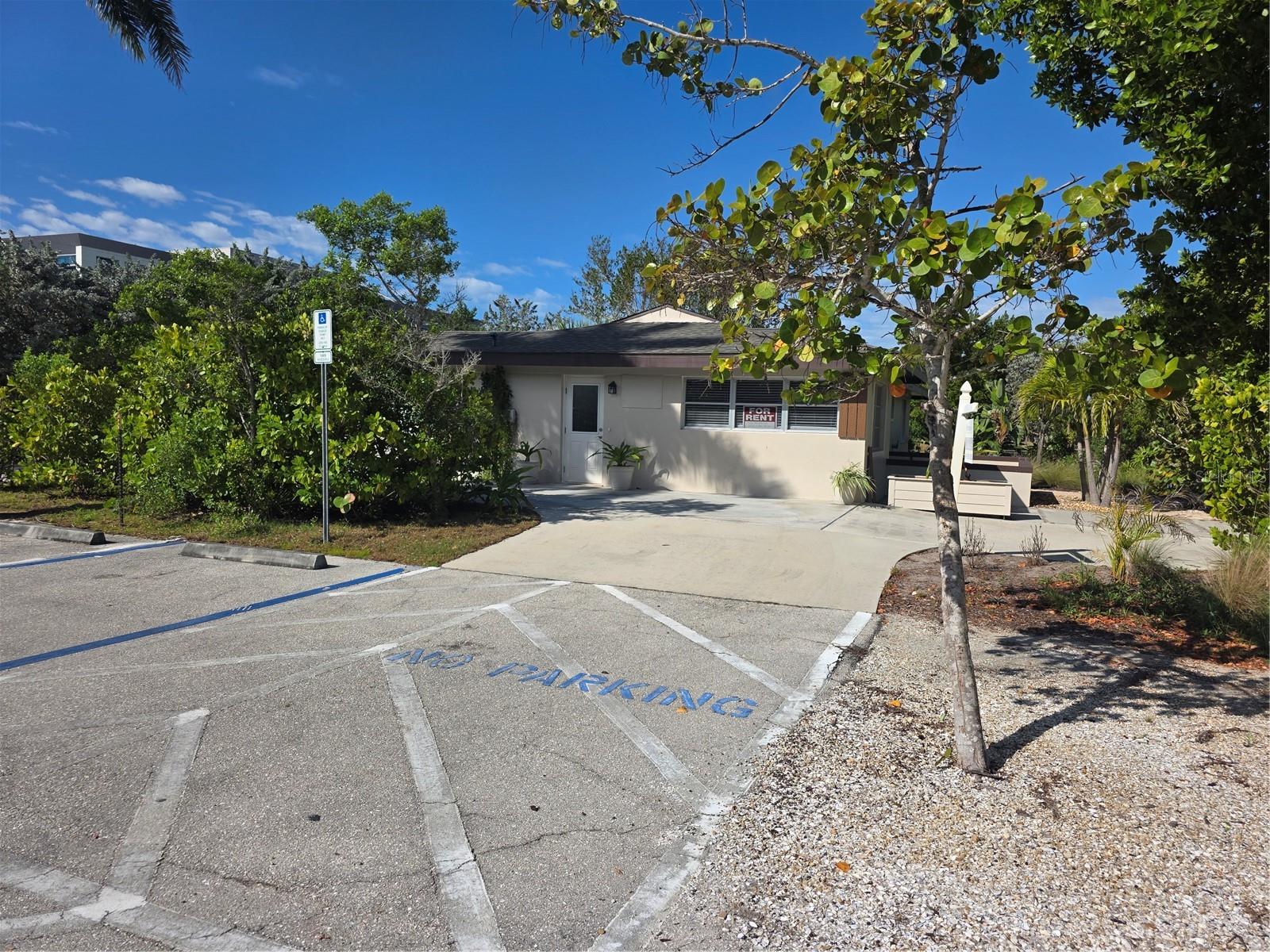 725 PATTY AVE, PUNTA GORDA, FL — photo 4