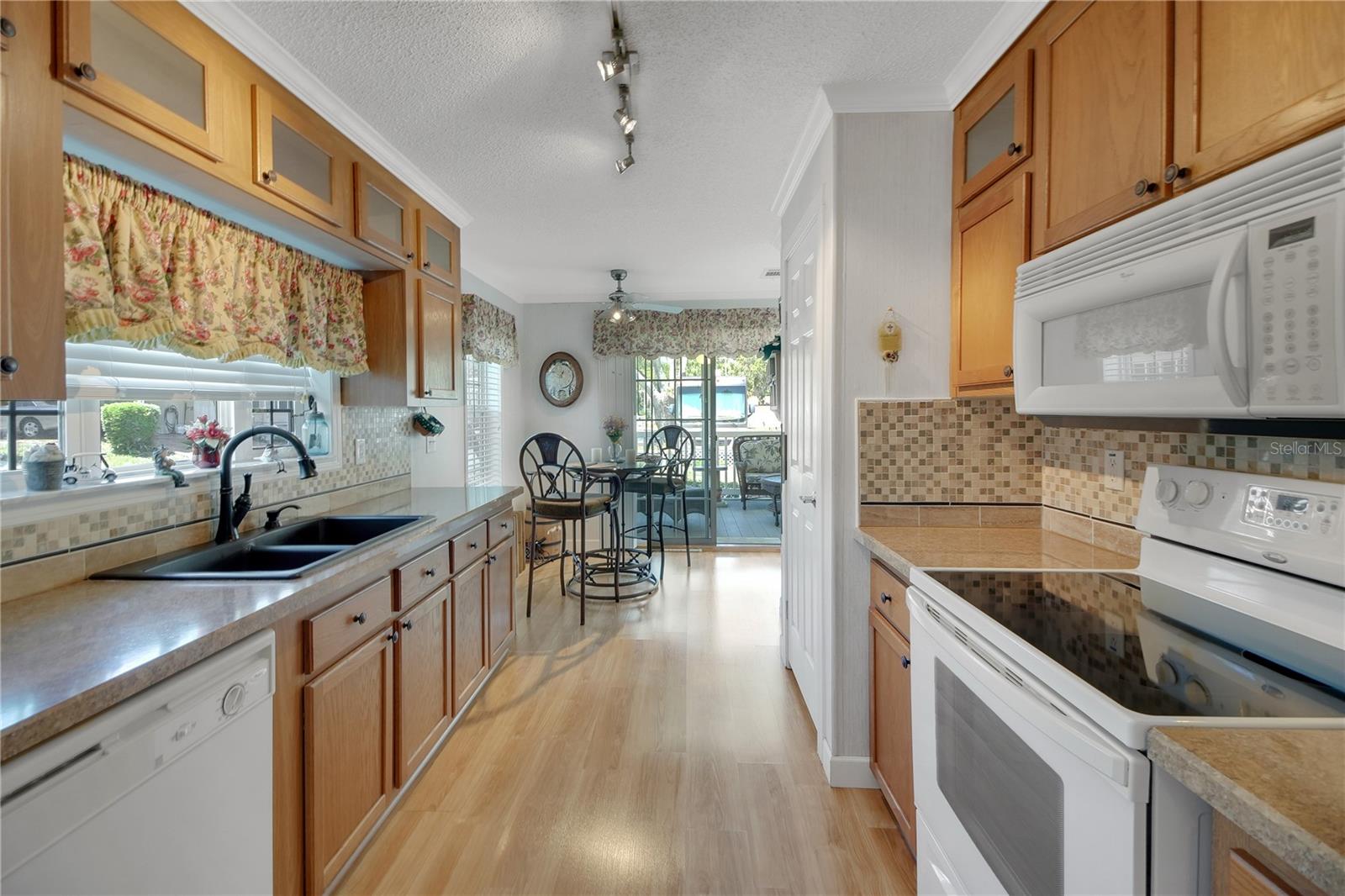15 RIVERVIEW DR, FRUITLAND PARK, FL — photo 37