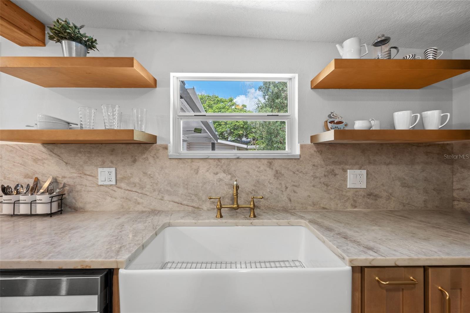 206 E NORTH ST, TAMPA, FL — photo 14
