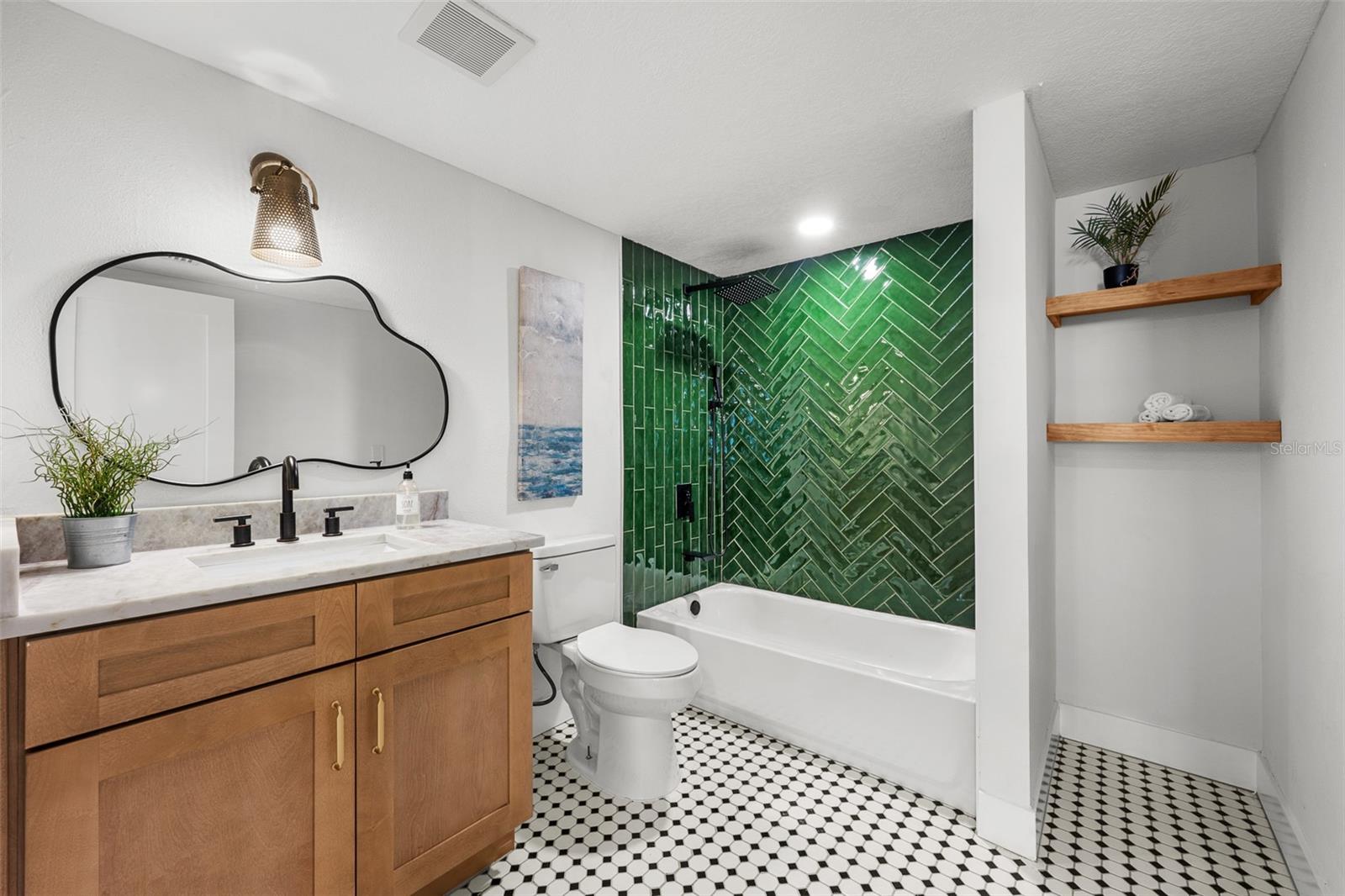 206 E NORTH ST, TAMPA, FL — photo 24