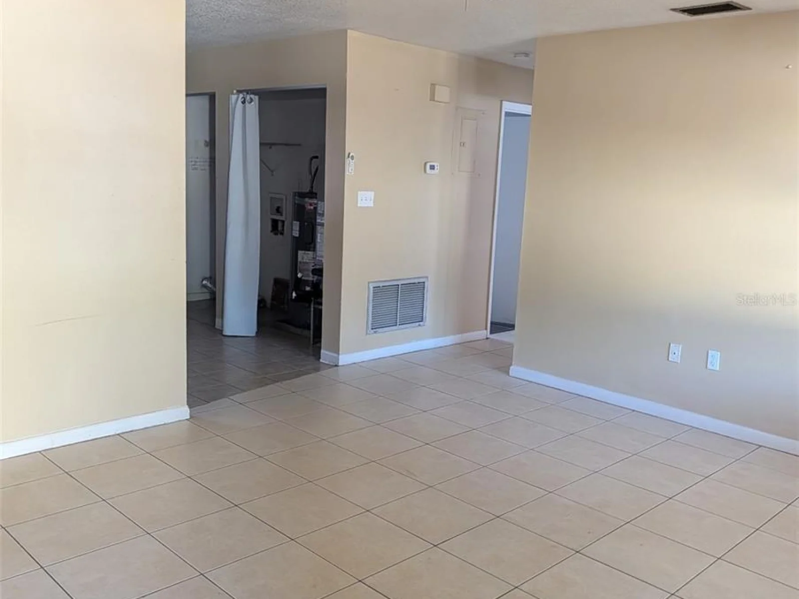 814 N SAINT CLAIR ABRAMS AVE, TAVARES, FL — photo 4