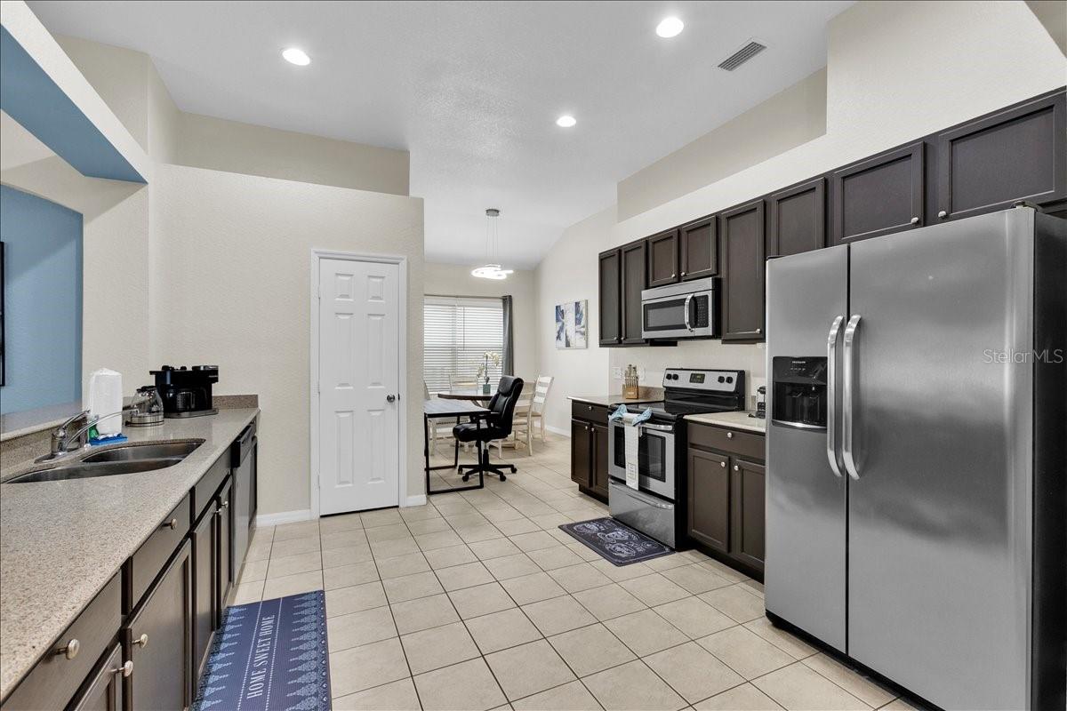 2590 SAND HILL POINT CIR, DAVENPORT, FL — photo 36