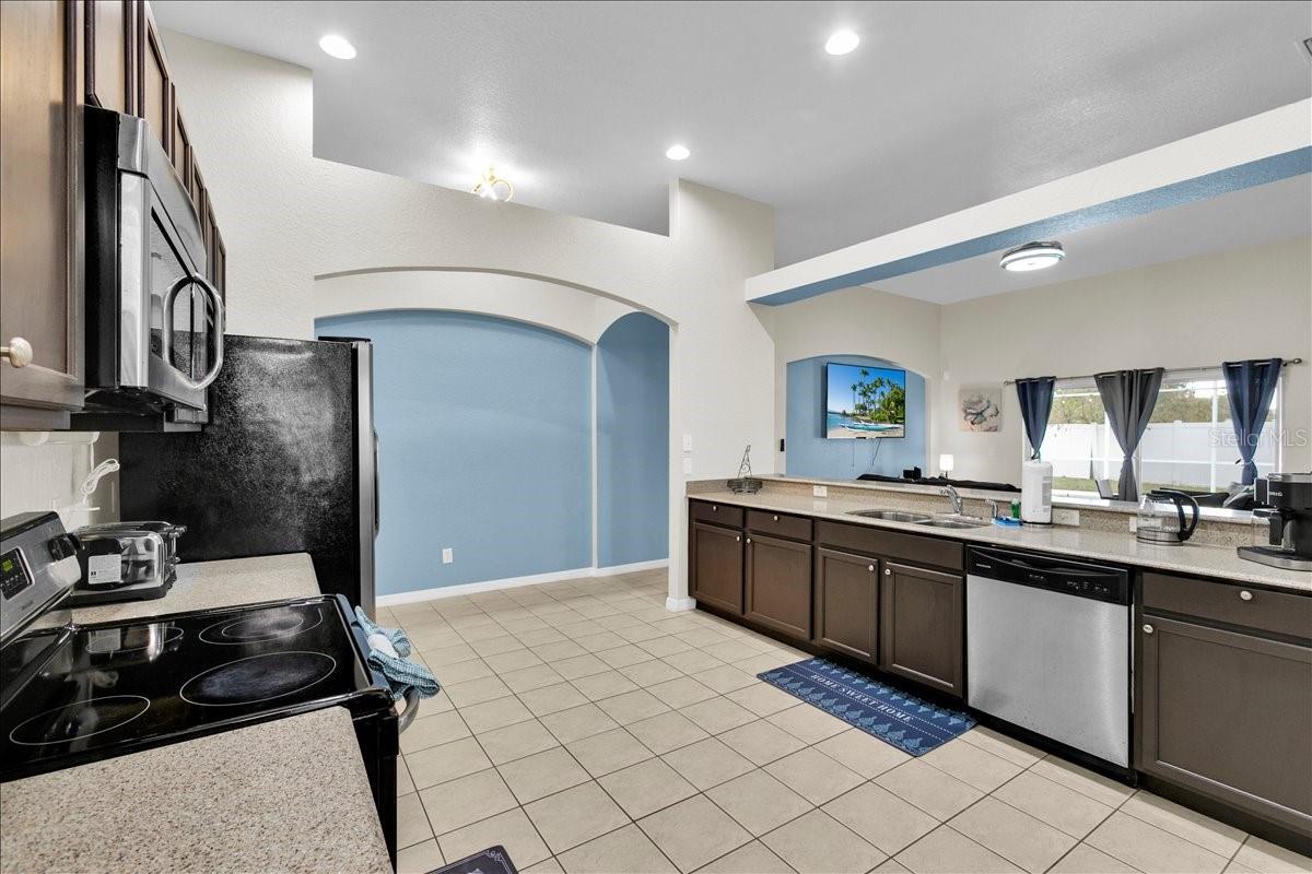 2590 SAND HILL POINT CIR, DAVENPORT, FL — photo 38