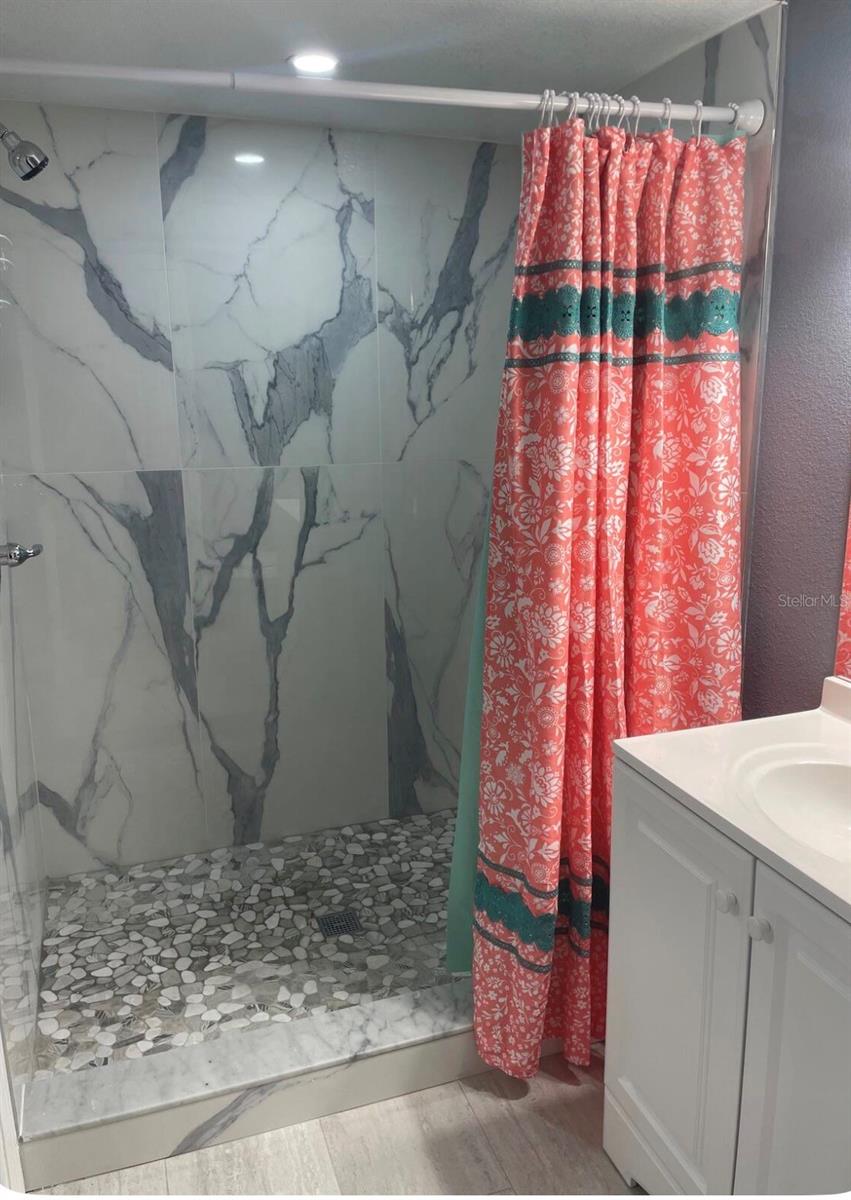 5830 PORTSMOUTH DR, TAMPA, FL — photo 4