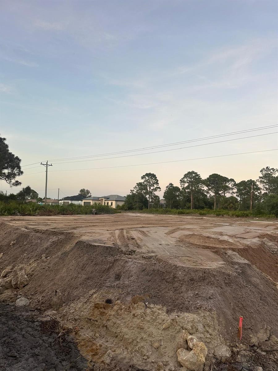 946 COLUMBUS BLVD S, LEHIGH ACRES, FL — photo 5