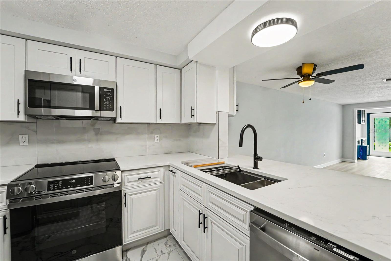 4247 STRATFORD DR, NEW PORT RICHEY, FL — photo 8
