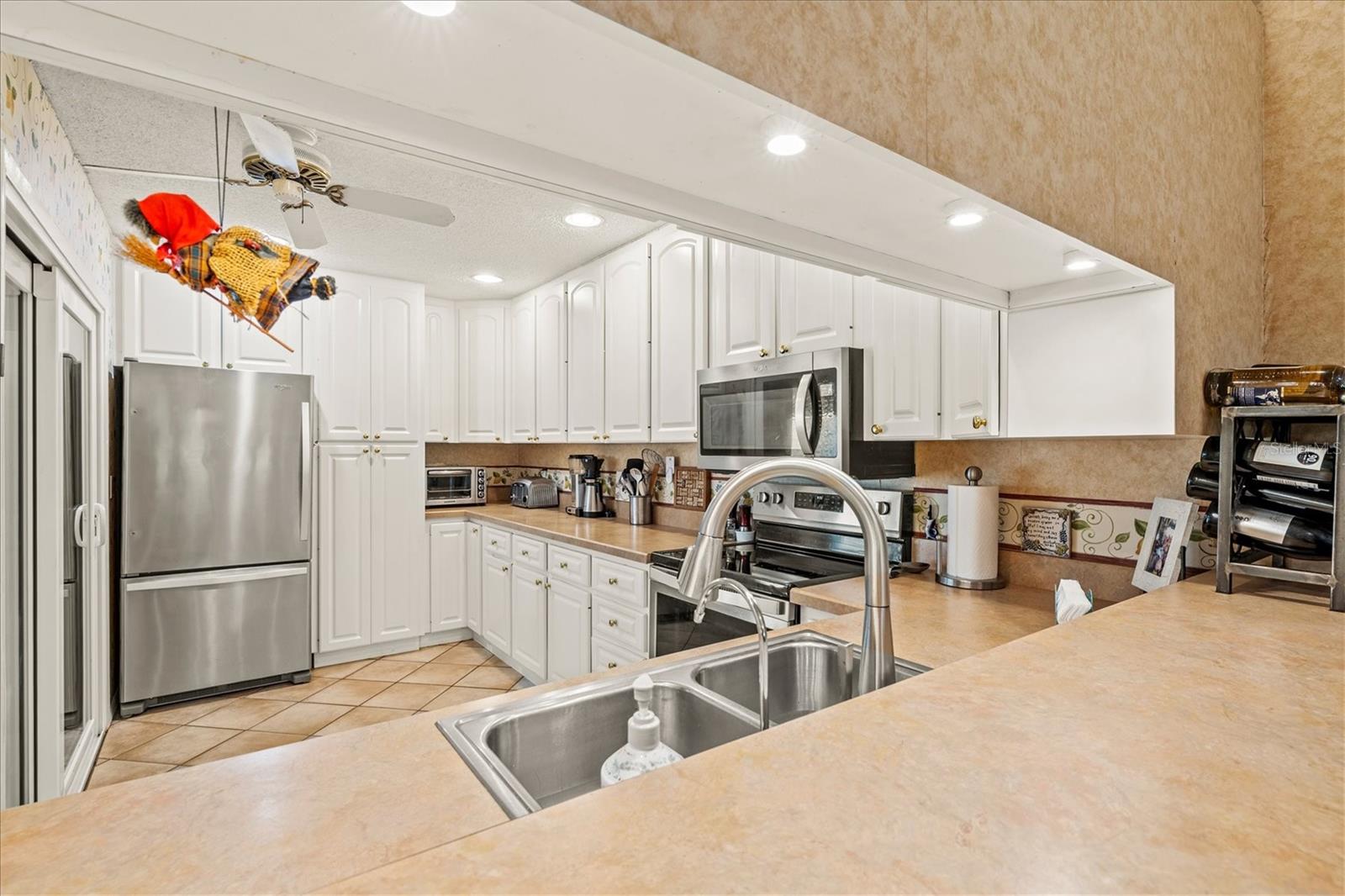 4612 PARK LAKE TER N, BRADENTON, FL — photo 9