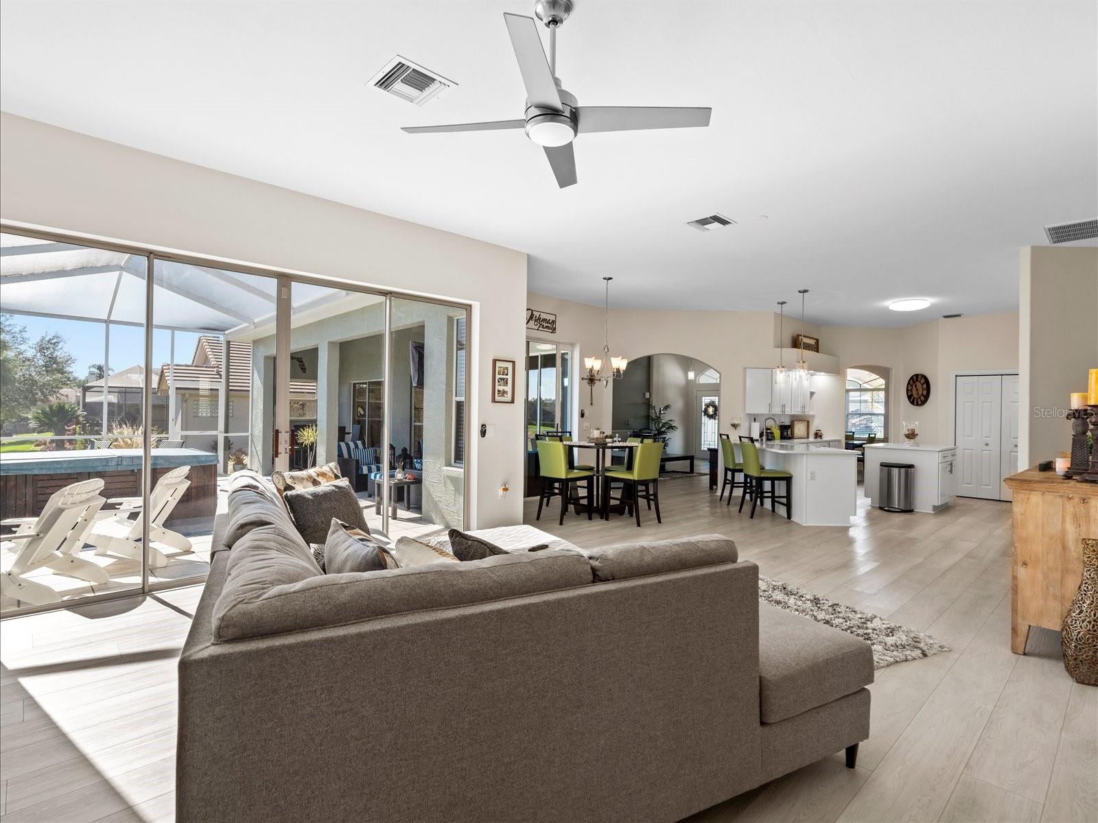9182 TARLETON CIR, WEEKI WACHEE, FL — photo 10