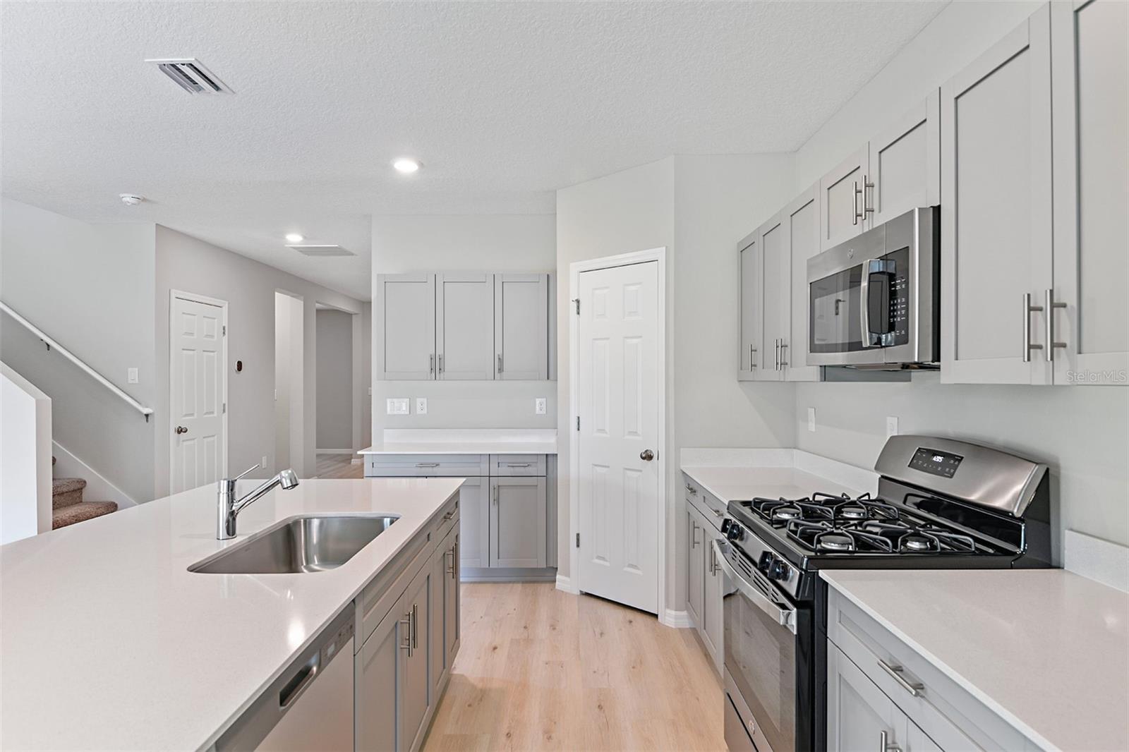 34993 ARBOR RETREAT DR, DADE CITY, FL — photo 12