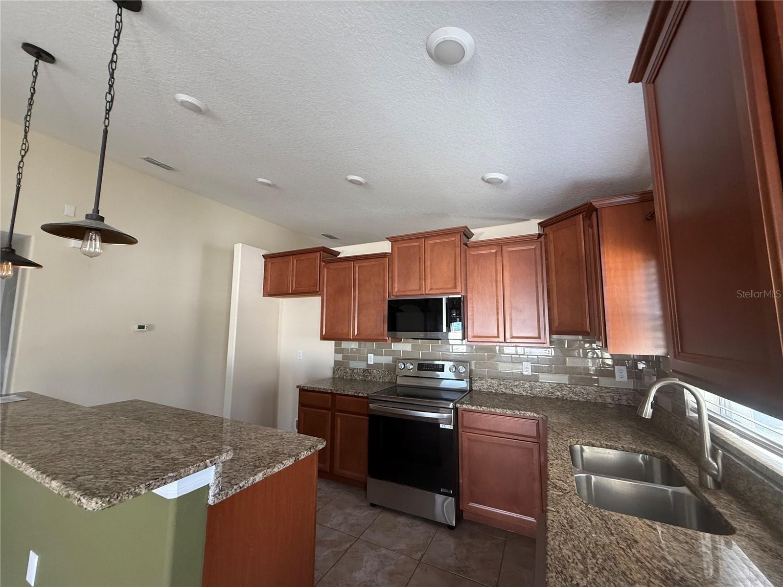 2370 DOVESONG TRACE DR, RUSKIN, FL — photo 6