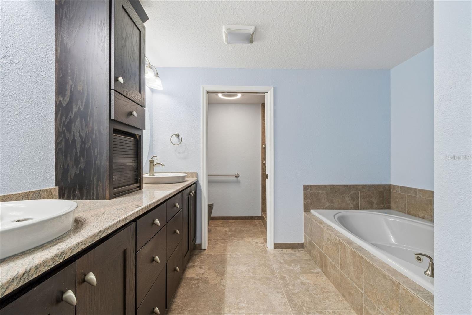 487 PINELLAS BAYWAY S #207, ST PETERSBURG, FL — photo 43