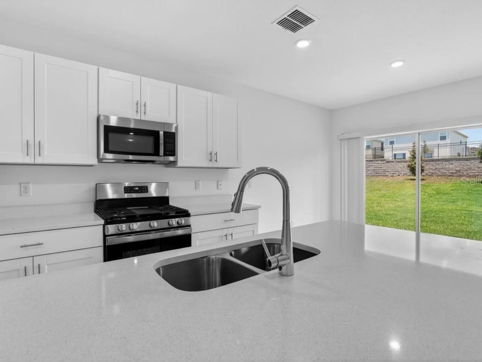 371 CORNERSTONE DR, GROVELAND, FL — photo 10