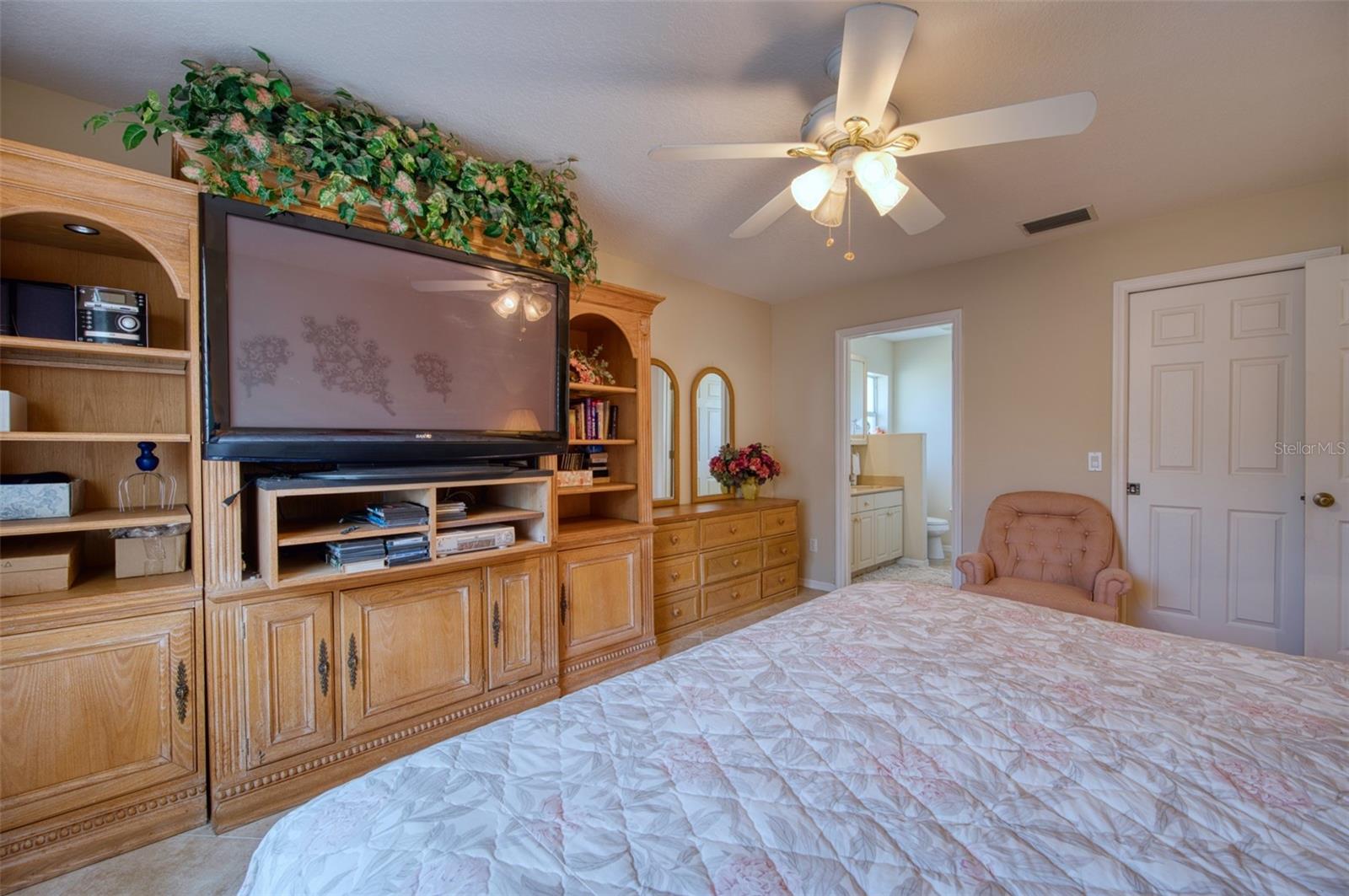 541 FALKLAND RD, VENICE, FL — photo 8