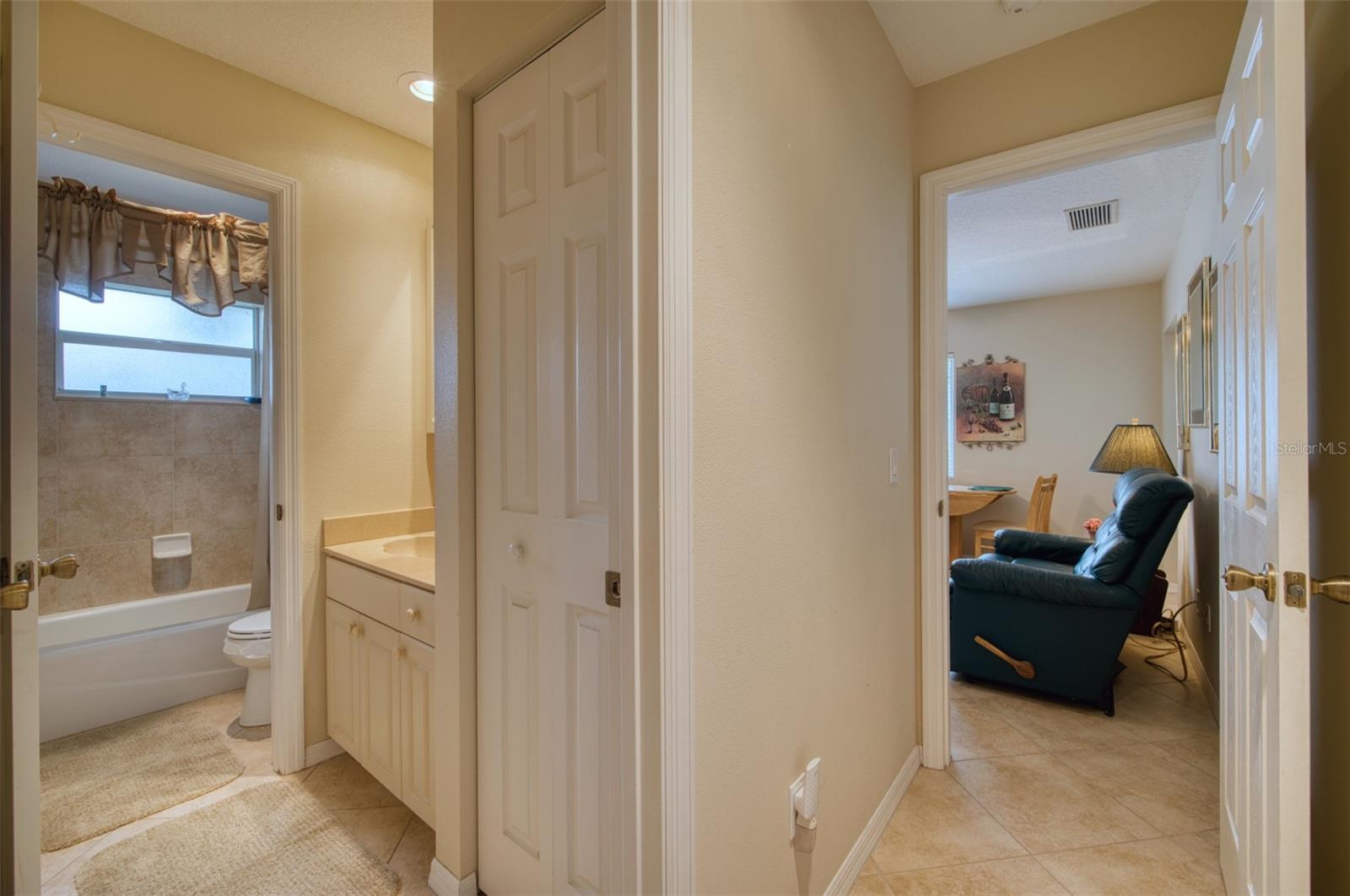 541 FALKLAND RD, VENICE, FL — photo 16