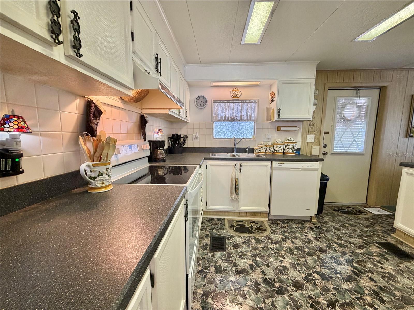 100 MARIGOLD ST, LEESBURG, FL — photo 49