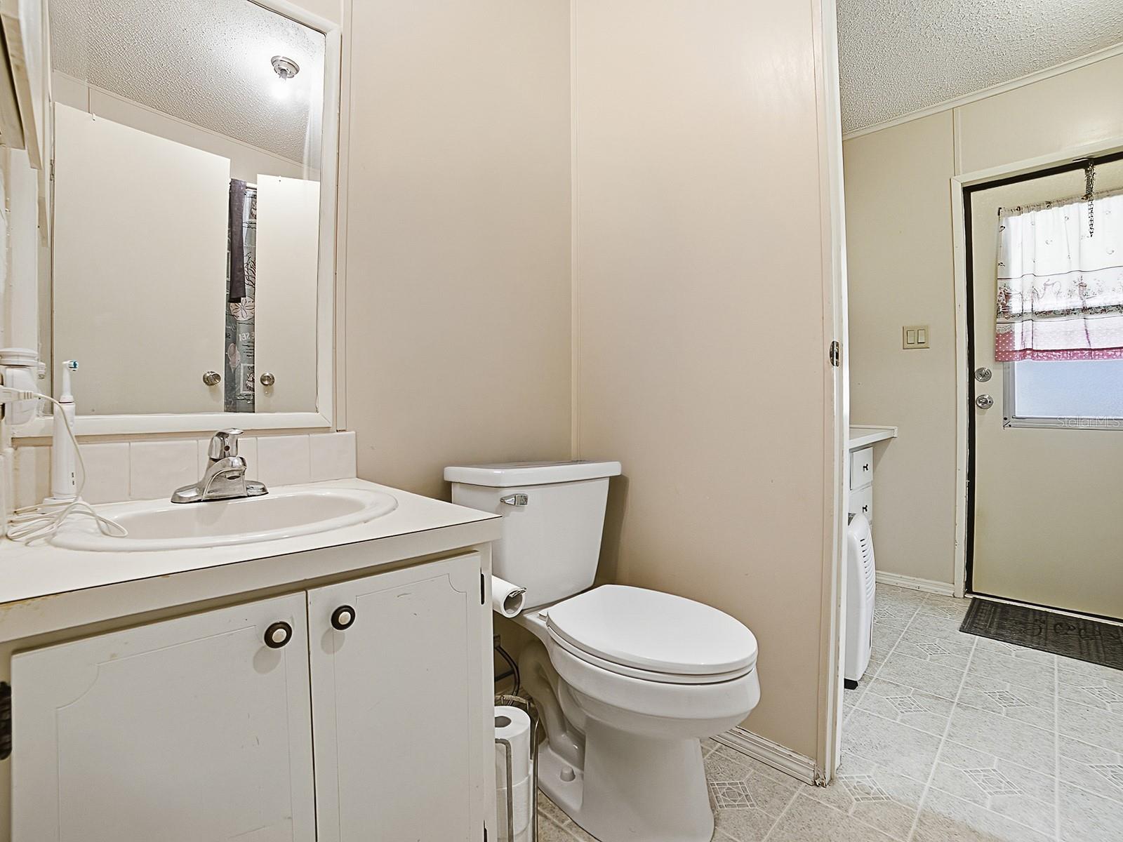 320 WESTWOOD DR, LEESBURG, FL — photo 23