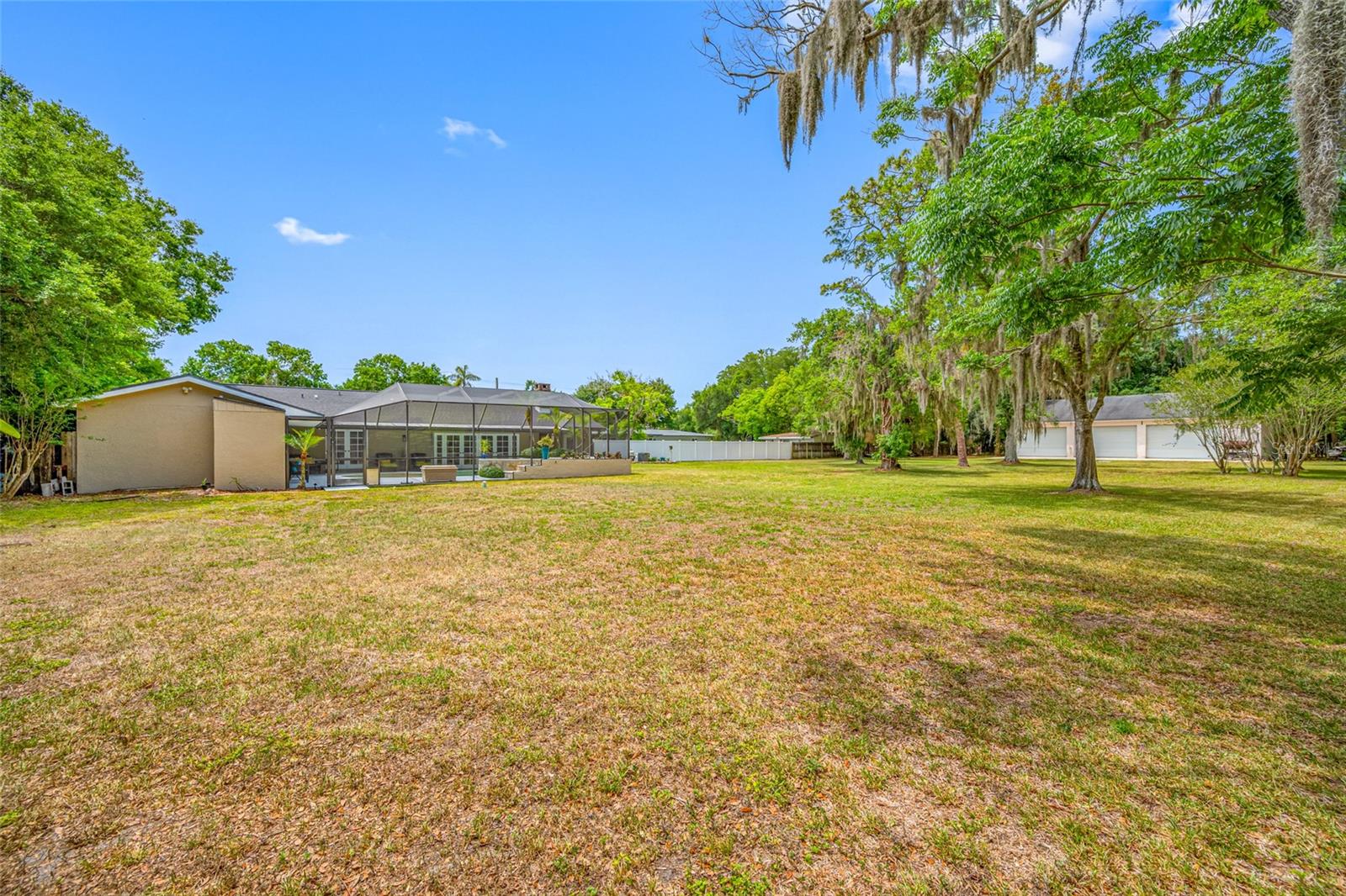 15314 LAKE MAGDALENE BLVD, TAMPA, FL — photo 10