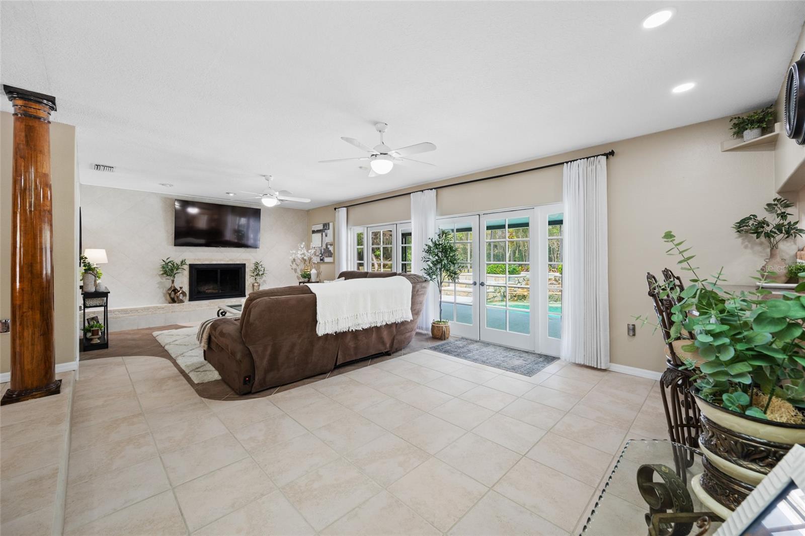 15314 LAKE MAGDALENE BLVD, TAMPA, FL — photo 22