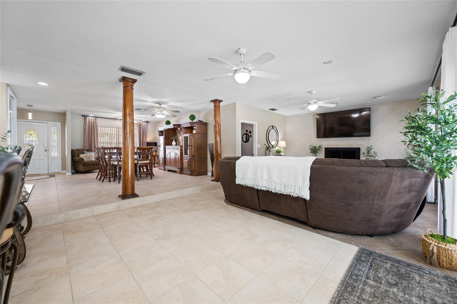 15314 LAKE MAGDALENE BLVD, TAMPA, FL — photo 23