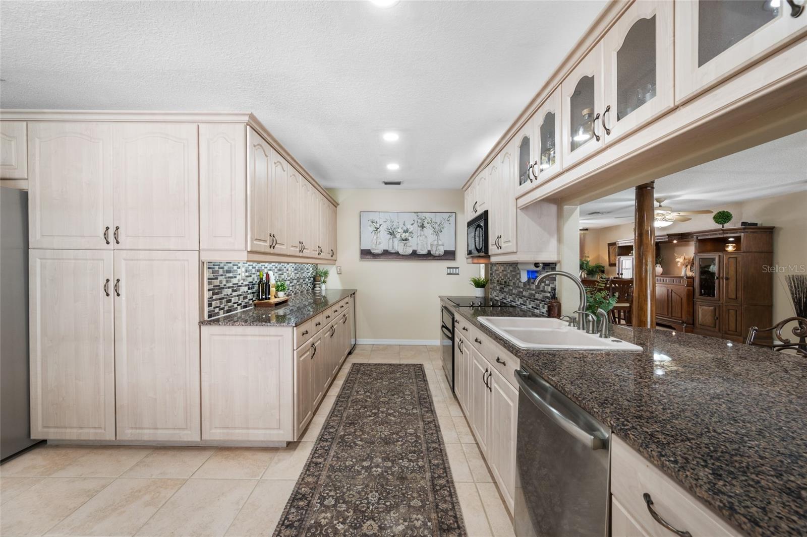 15314 LAKE MAGDALENE BLVD, TAMPA, FL — photo 31