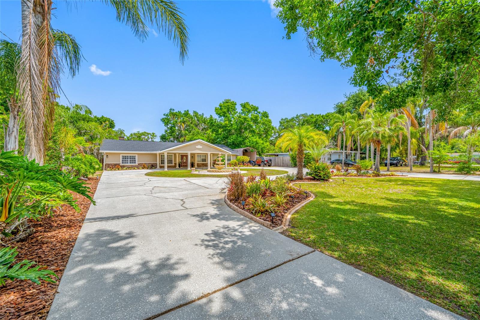 15314 LAKE MAGDALENE BLVD, TAMPA, FL — photo 9