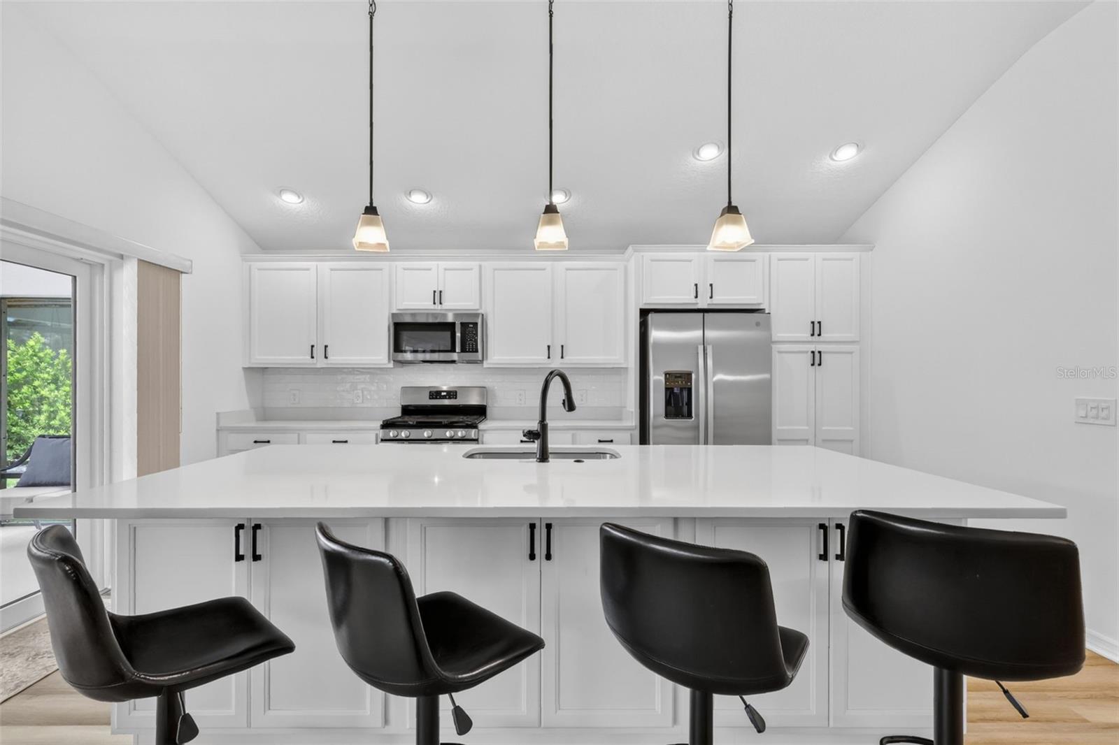 6857 BAYSINGER PATH, THE VILLAGES, FL — photo 17